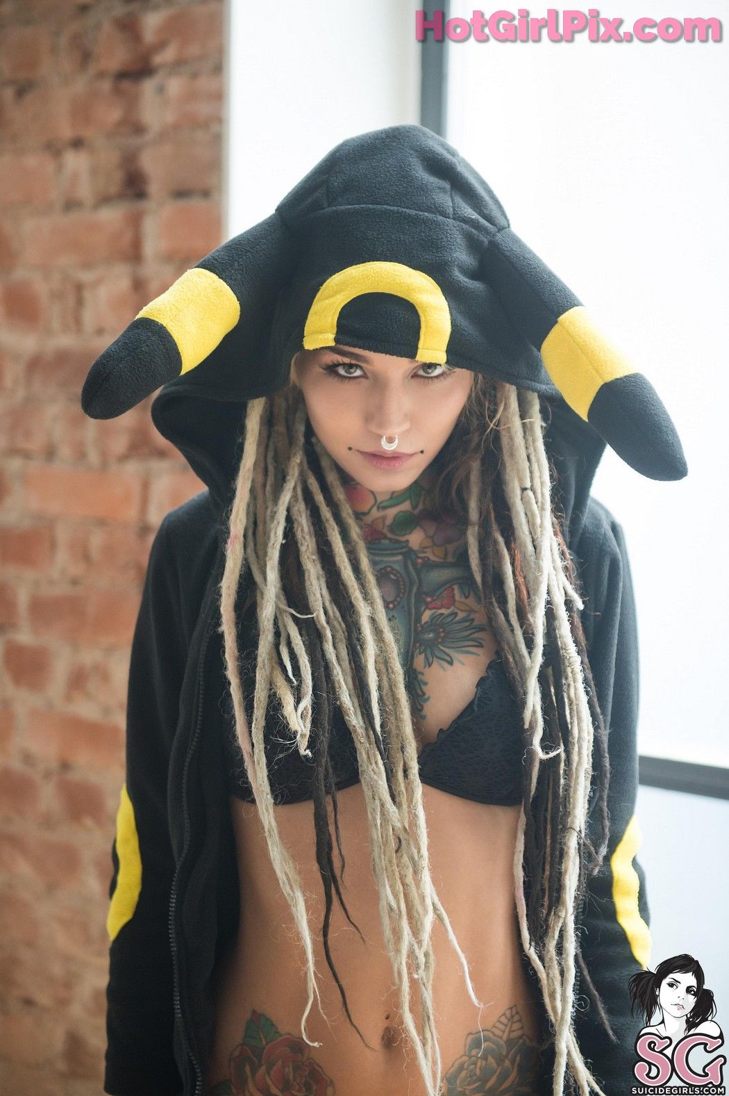 [Suicide Girls] Fishball - Lunar Light