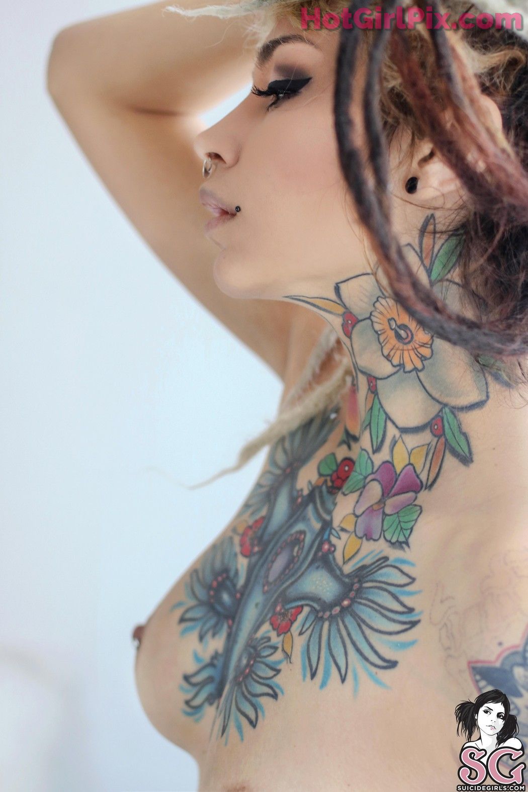 [Suicide Girls] Fishball - White Nymph
