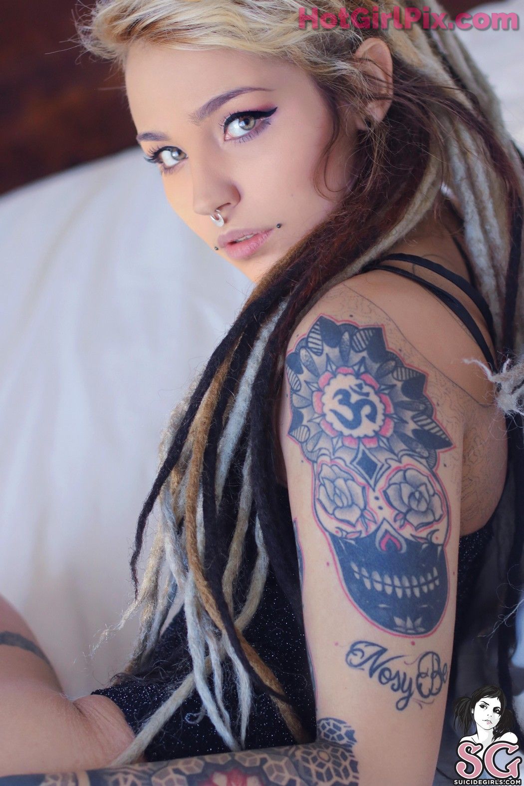 [Suicide Girls] Fishball - White Nymph