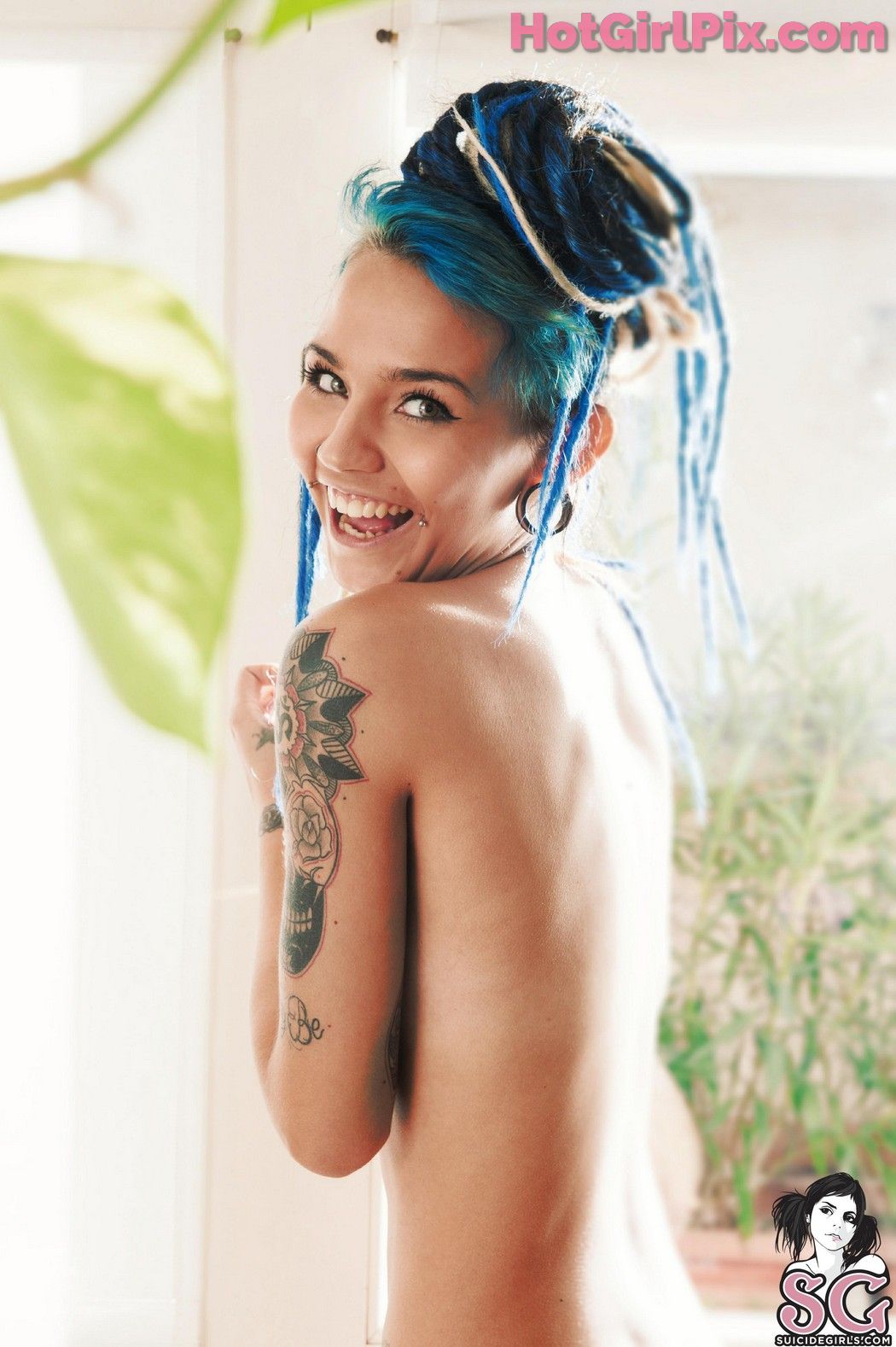[Suicide Girls] Fishball - Orchid