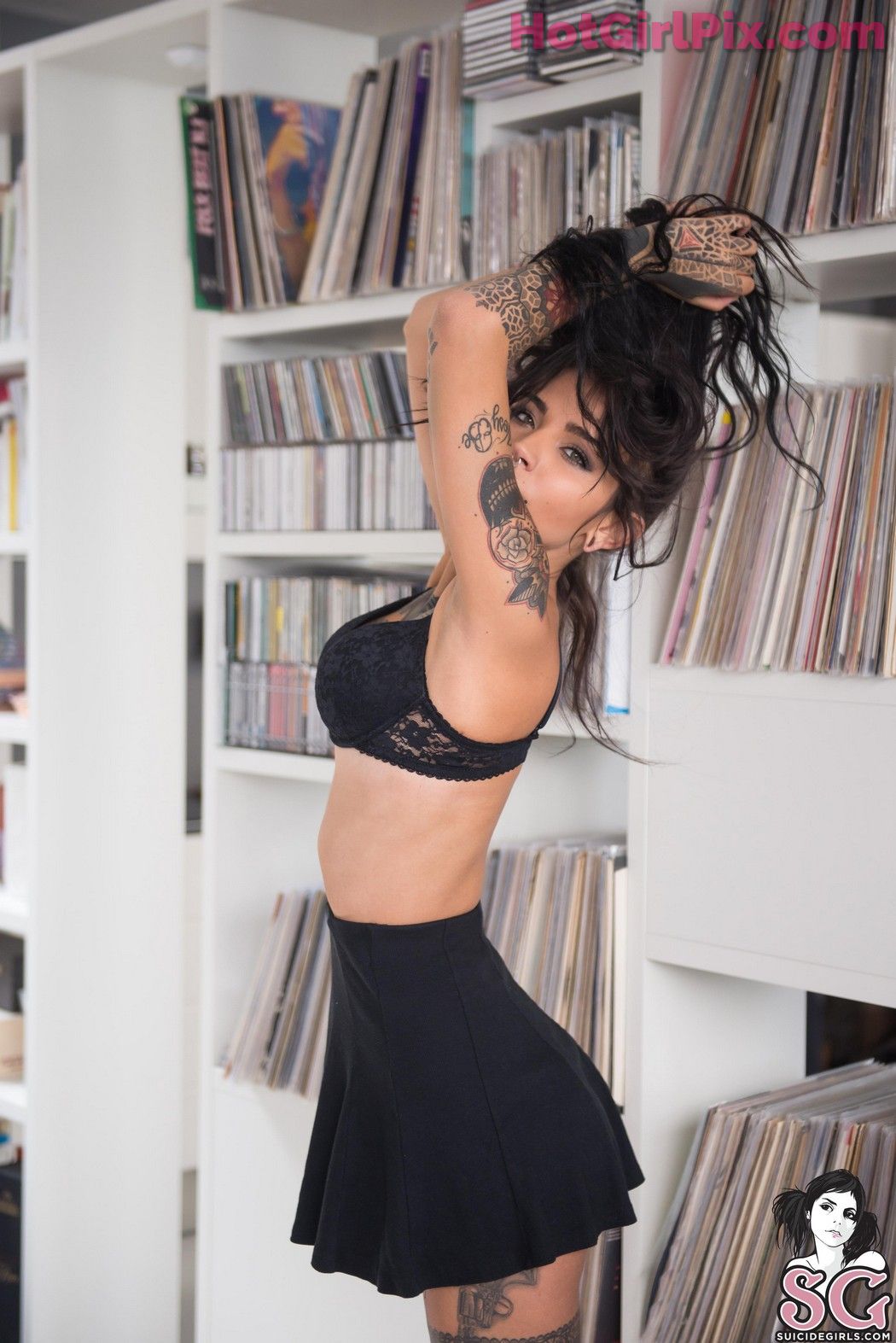 [Suicide Girls] Fishball - (Un)dressed in Black