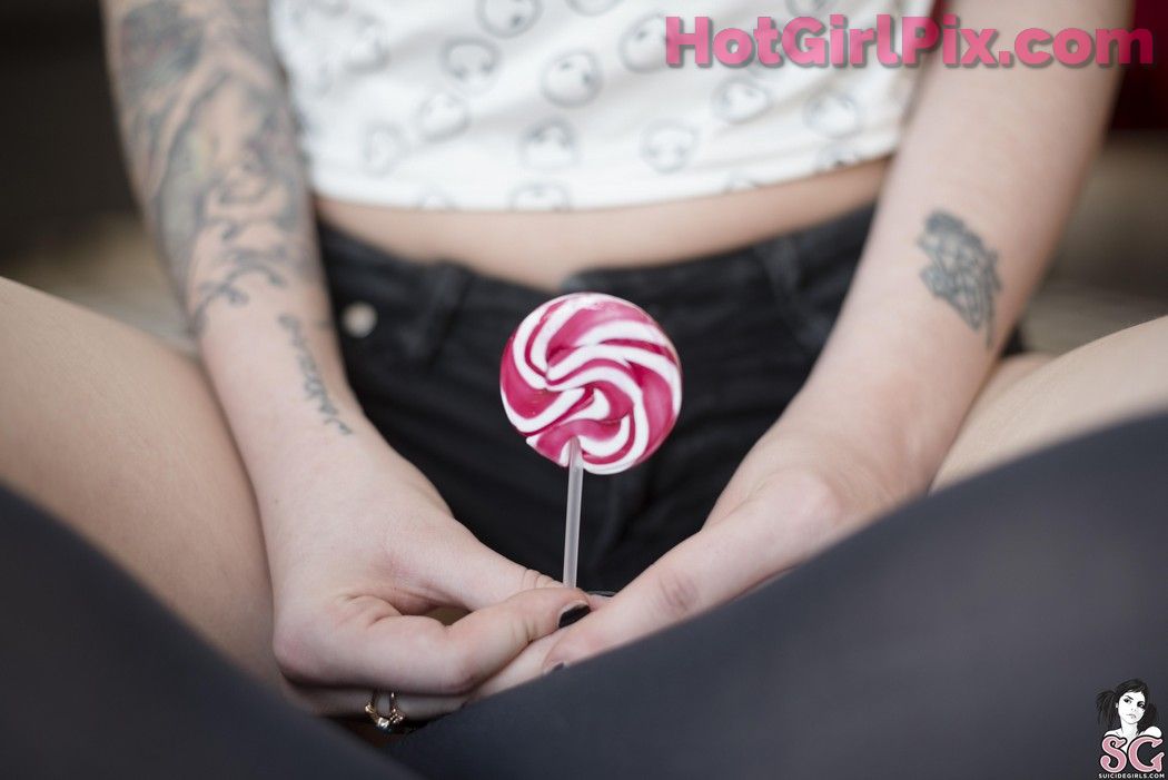 [Suicide Girls] Eklyss - Lollipop