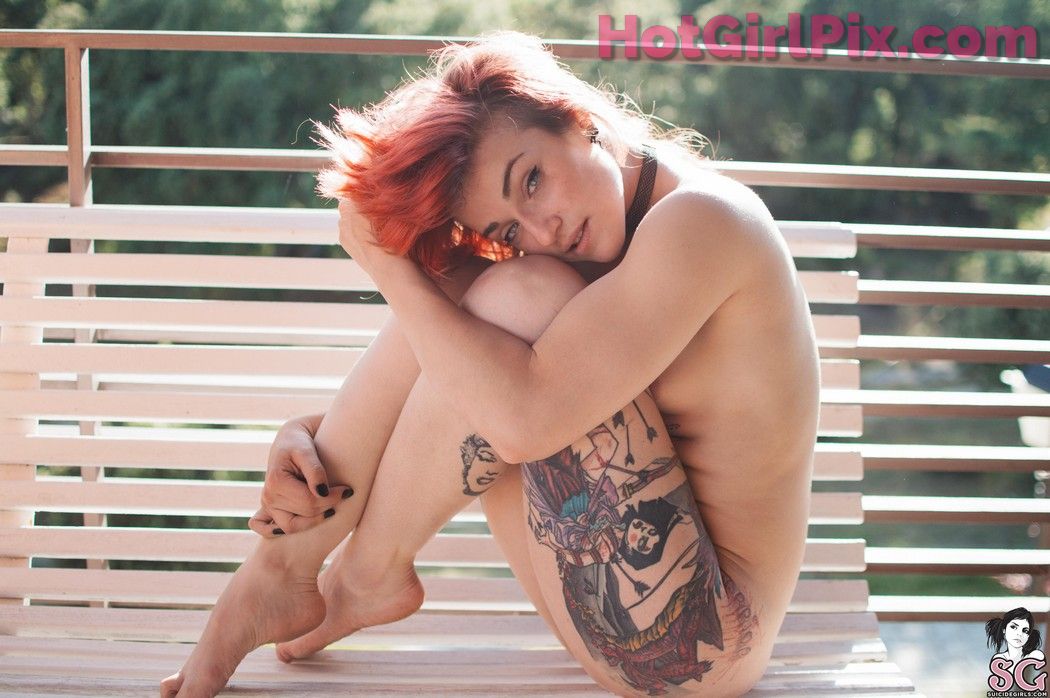 [Suicide Girls] Frenia - BORN TO BURN