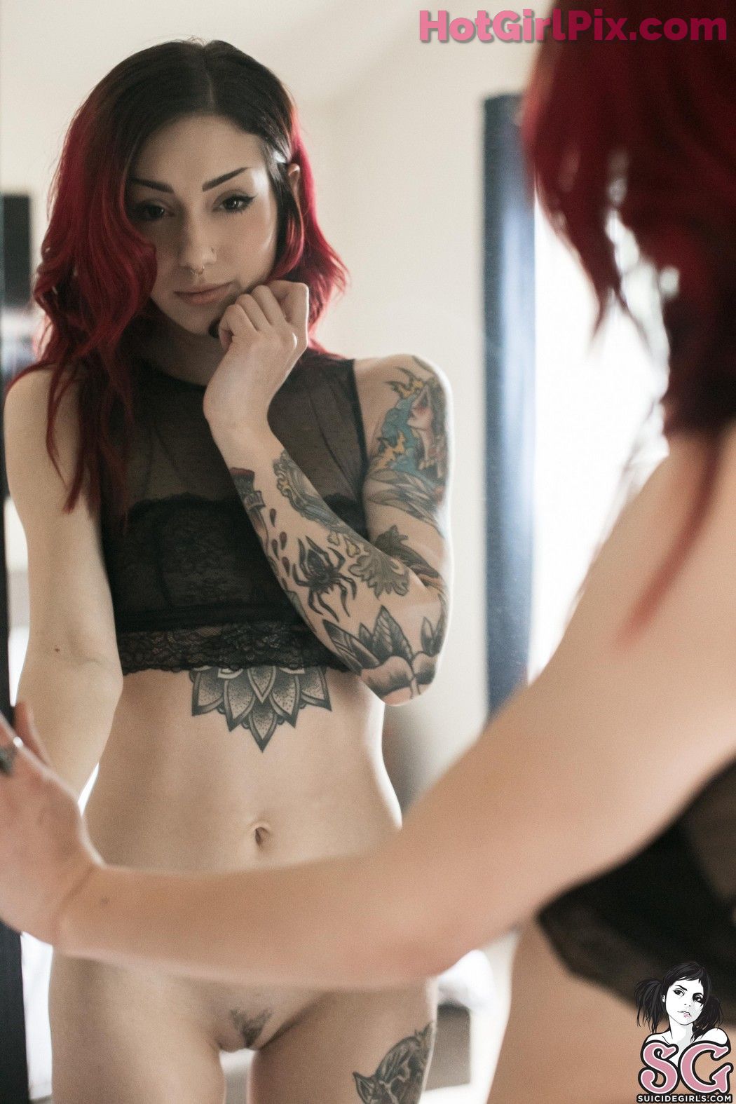 [Suicide Girls] Feryn - Illuminate