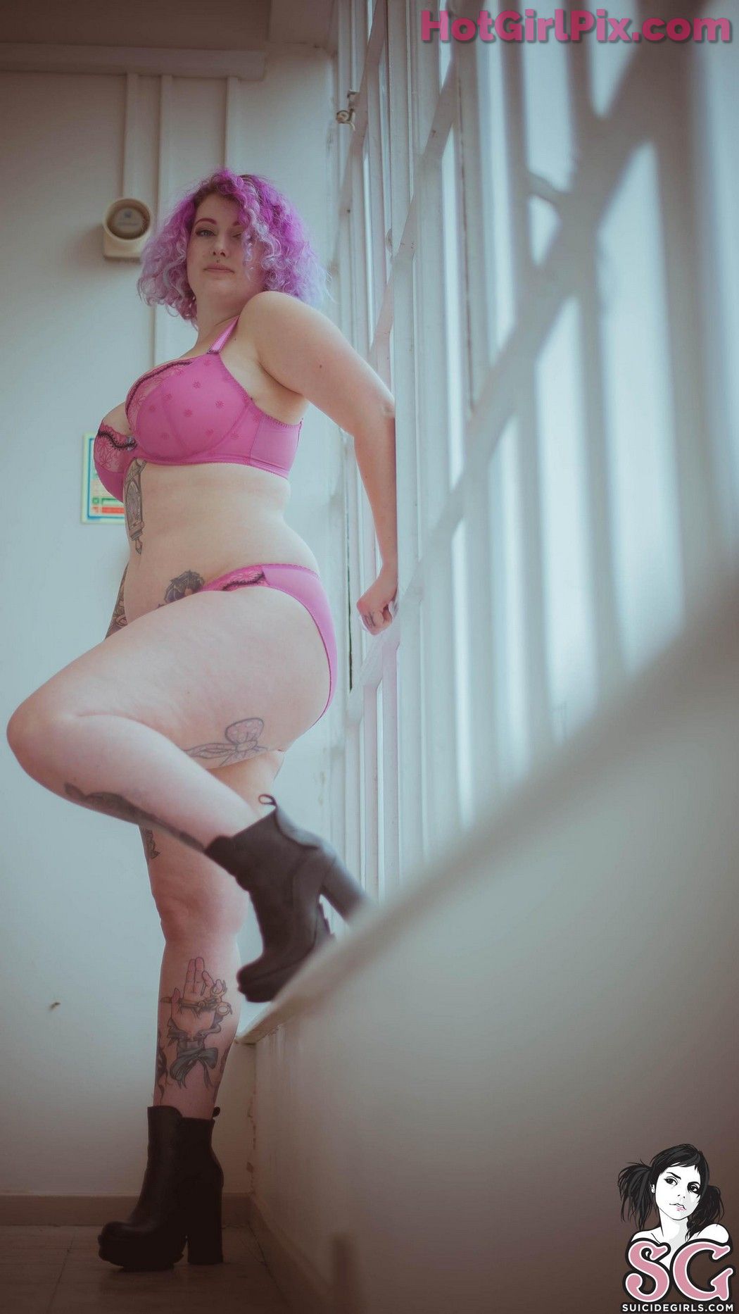 [Suicide Girls] Galda - Tired Of Waiting