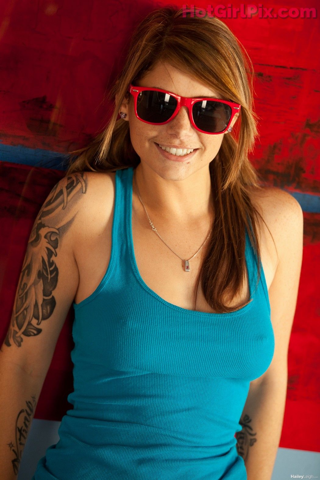 Hailey Leigh - Red Sunglasses