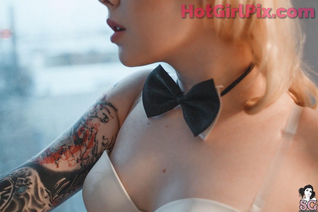 [Suicide Girls] Heys - May be Wine