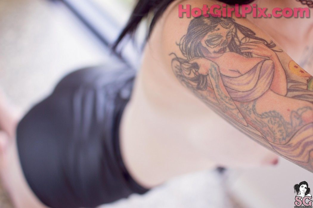 [Suicide Girls] Hylia - Lens of Truth