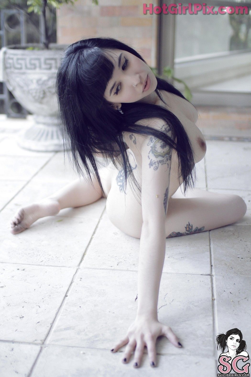 [Suicide Girls] Ilanna - Closer