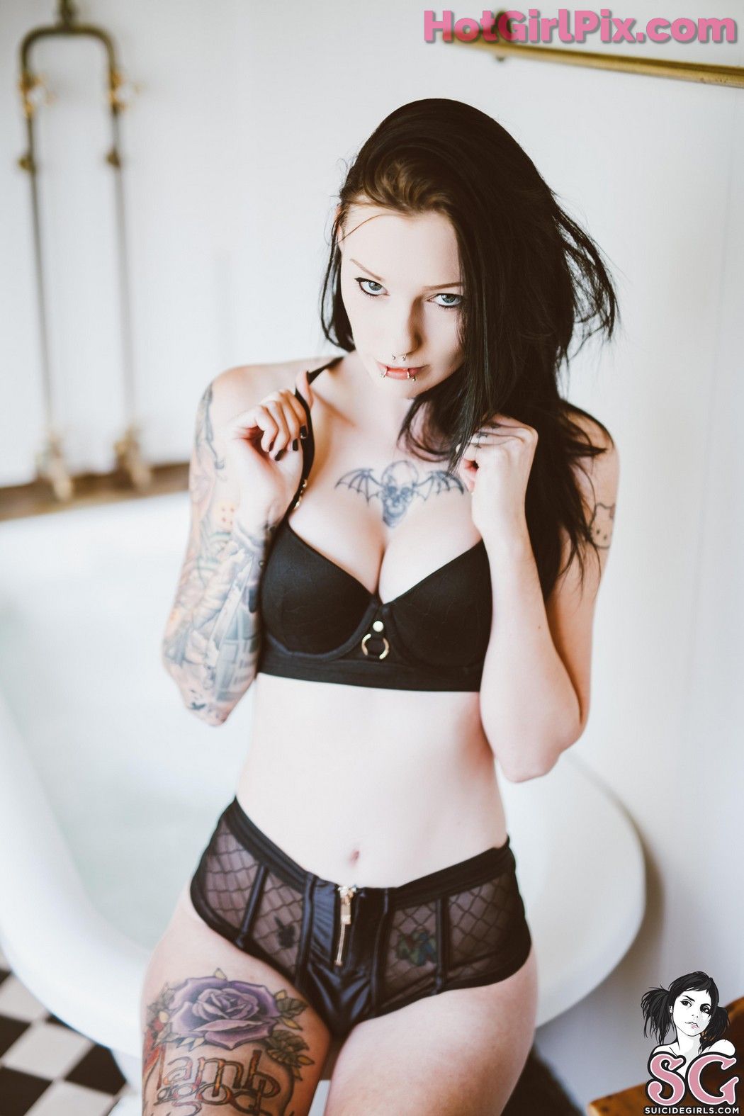 [Suicide Girls] Hylia - Water Temple