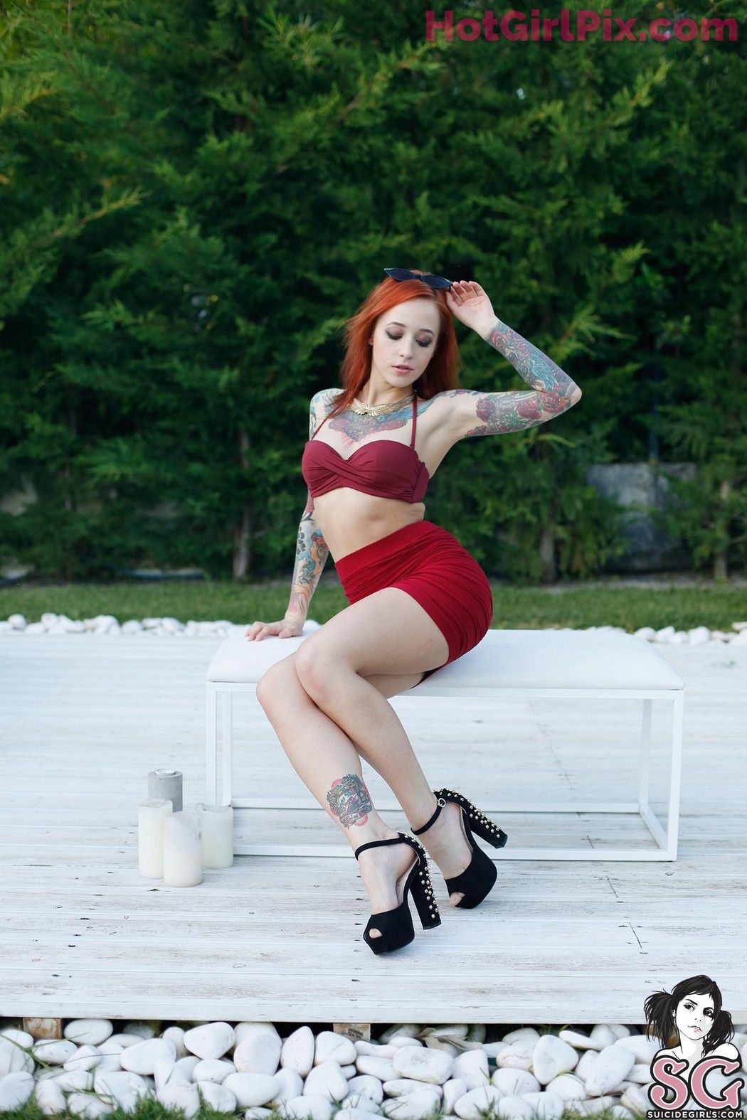 [Suicide Girls] Janesinner - Burgundy