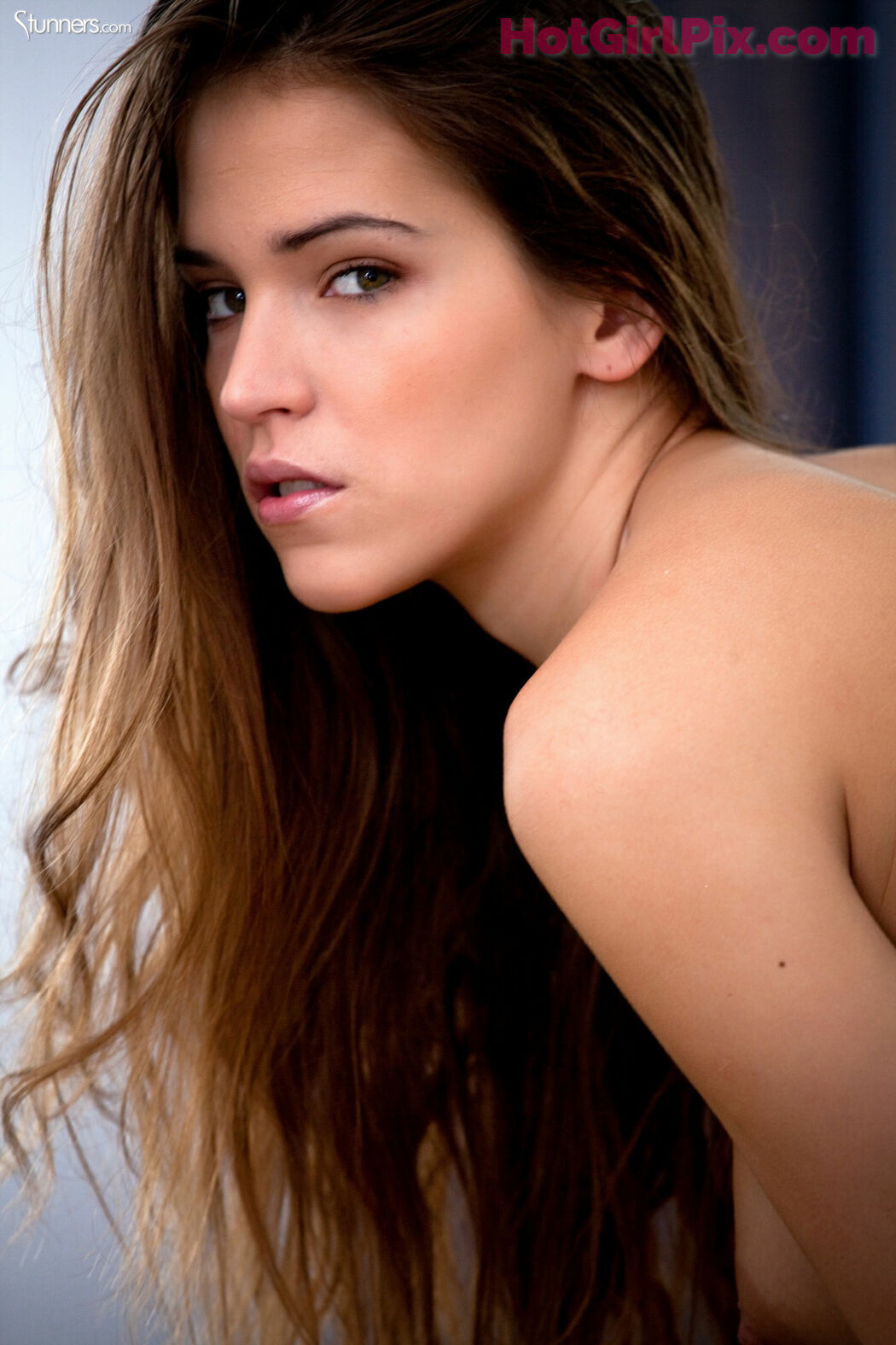 [Stunners] Silvie Delux - Absolutely Awesome