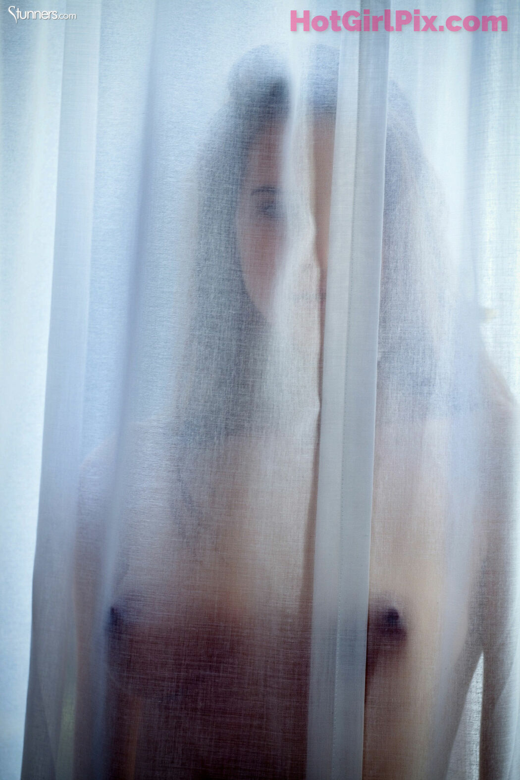 [Stunners] Silvie Delux - Curtain Call