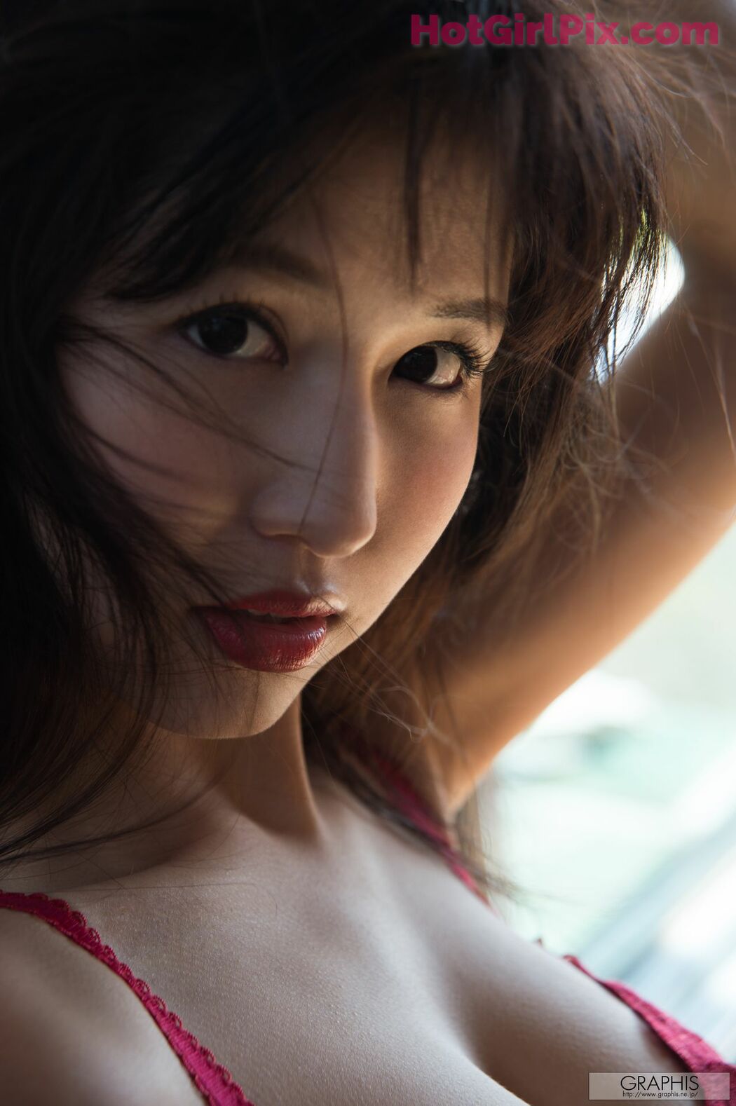 [Graphis] Momo Sakura "first gravure"