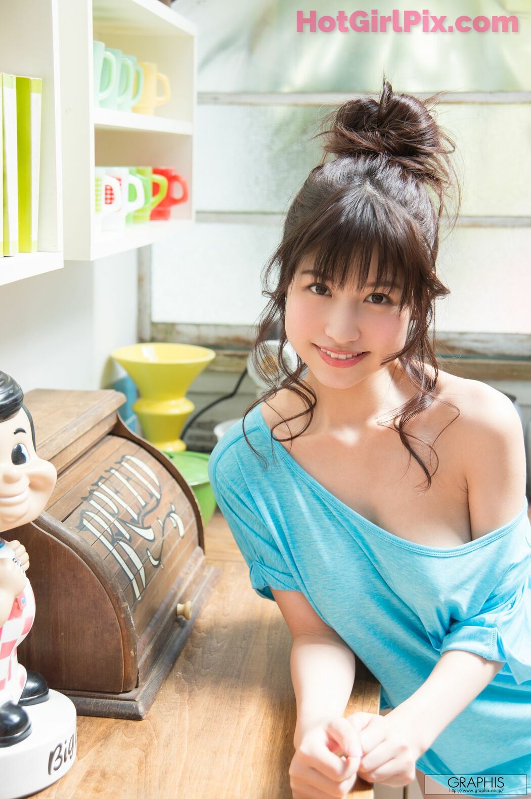 [Graphis] Momo Sakura "first gravure"