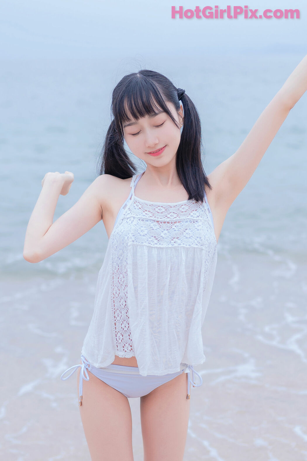 [Beauty Coser] Mu Mianmian OwO "White Bikini by the Sea"