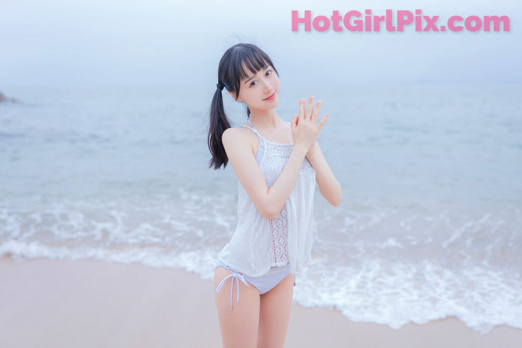 [Beauty Coser] Mu Mianmian OwO "White Bikini by the Sea"