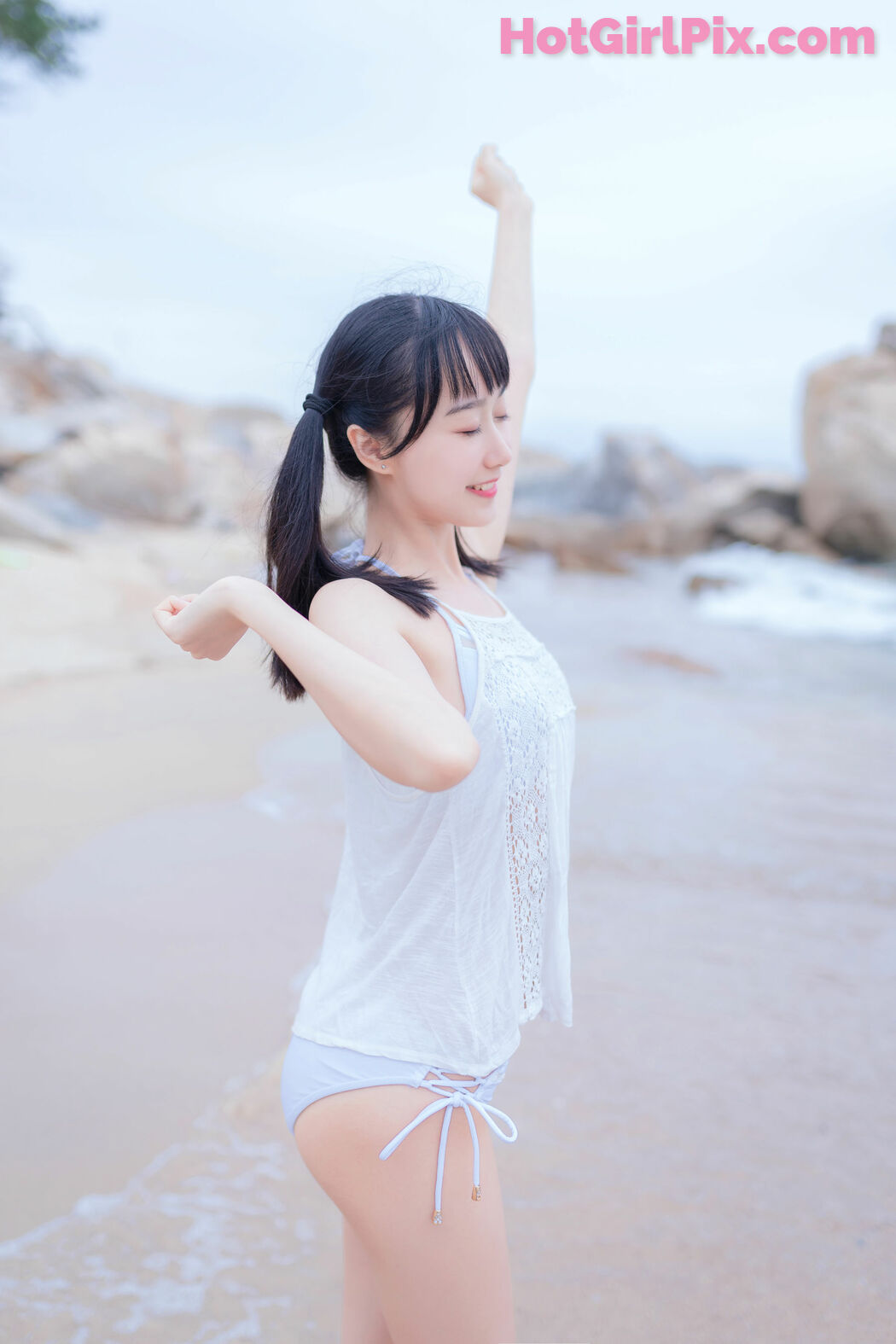 [Beauty Coser] Mu Mianmian OwO "White Bikini by the Sea"