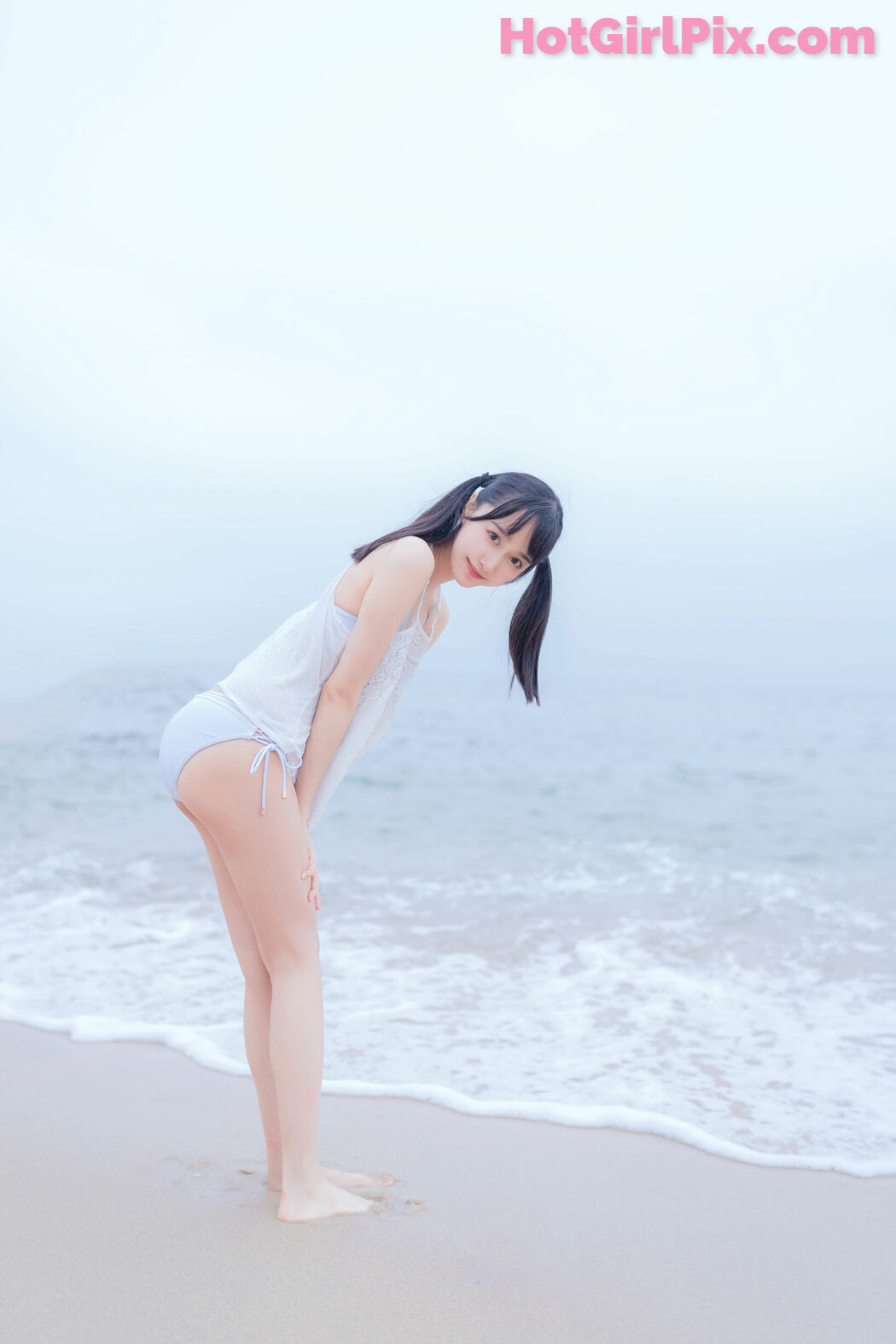 [Beauty Coser] Mu Mianmian OwO "White Bikini by the Sea"