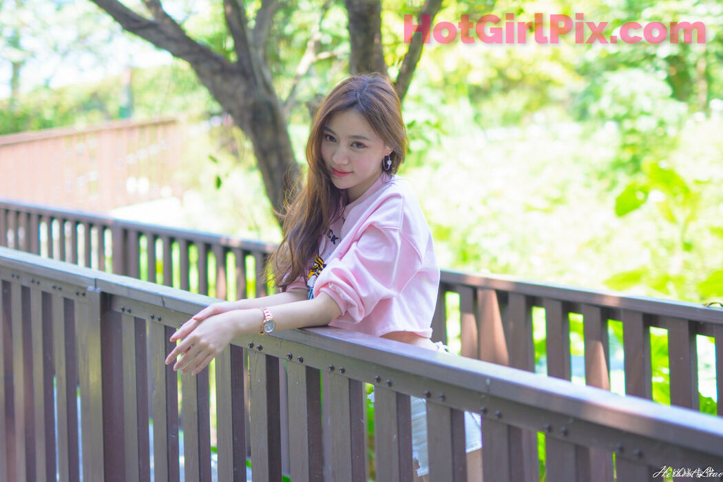 [Taiwan Goddess] Su Xiaoli "Hot Pants Sportswear at Huabo Xinsheng Park"