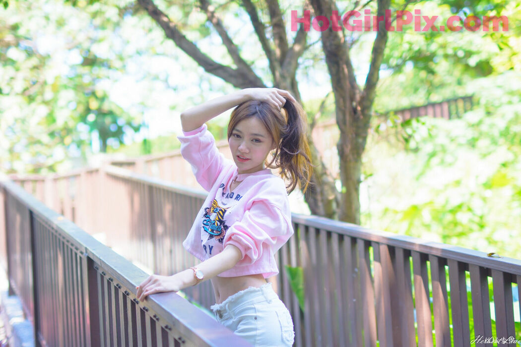 [Taiwan Goddess] Su Xiaoli "Hot Pants Sportswear at Huabo Xinsheng Park"