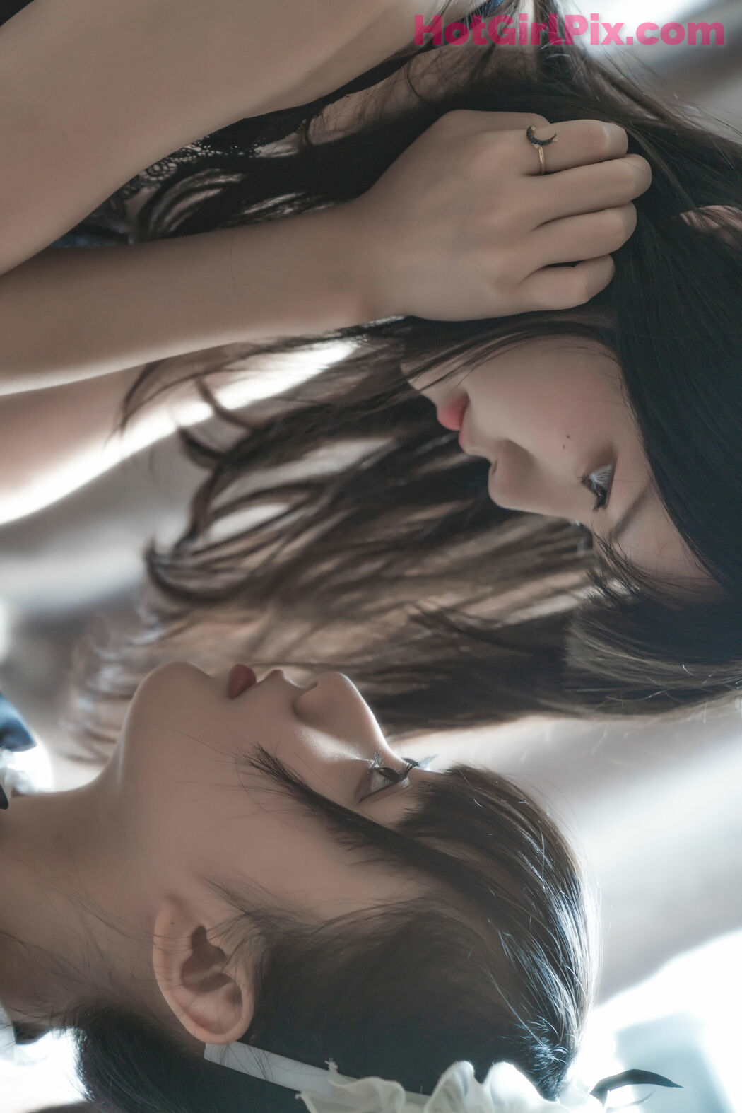 [Beauty Coser] Mu Mianmian OwO & Sakura Momao "Twilight (Black Dress×Girl Shake)"