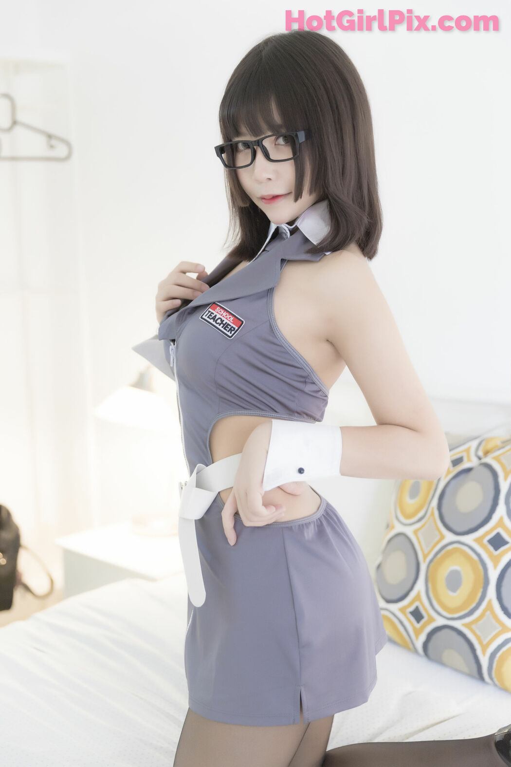 [Beauty Coser] Hold Mo Zi "Black Silk Uniform"