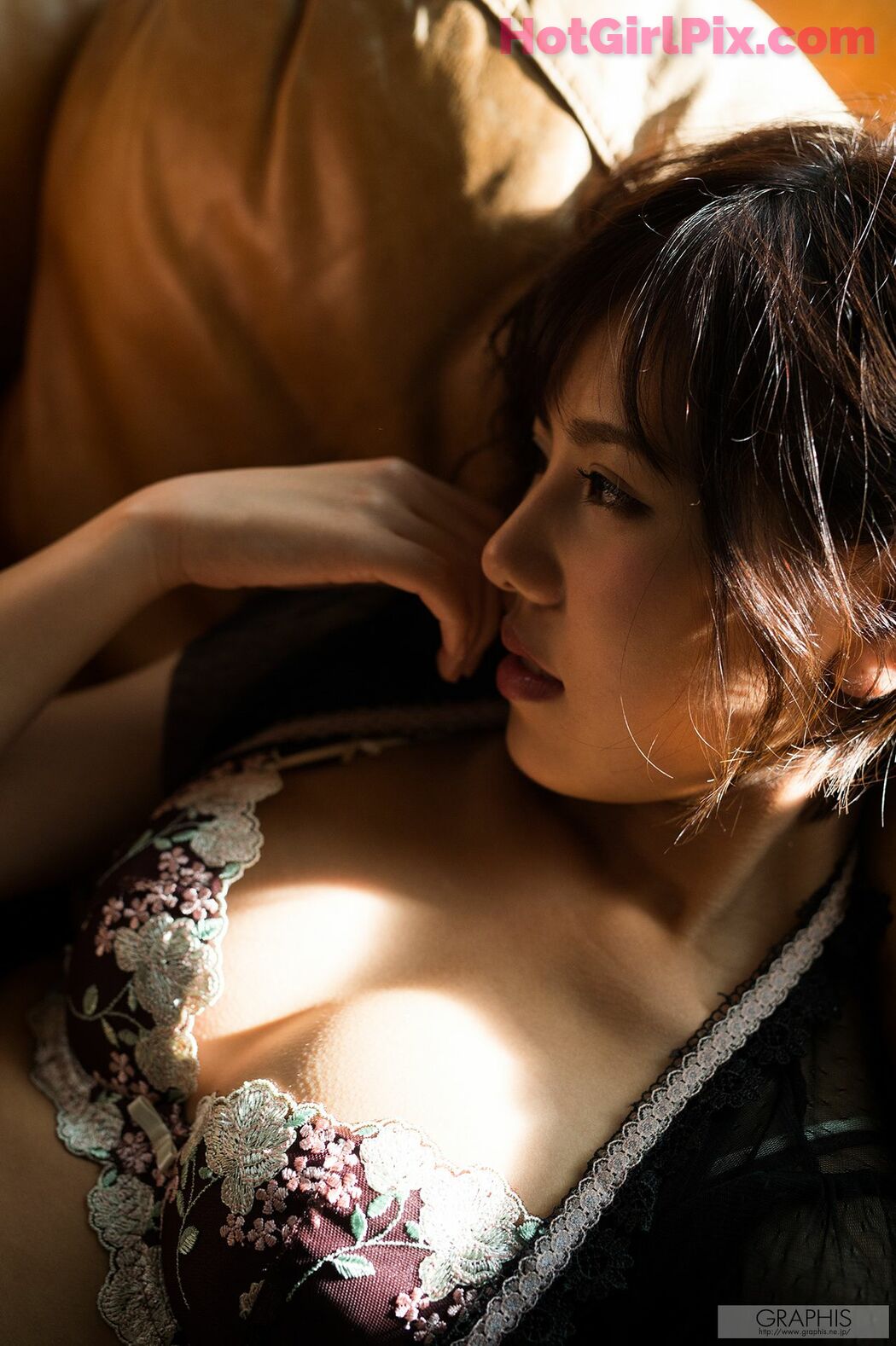 [Graphis] Aoi Akane - First Gravure