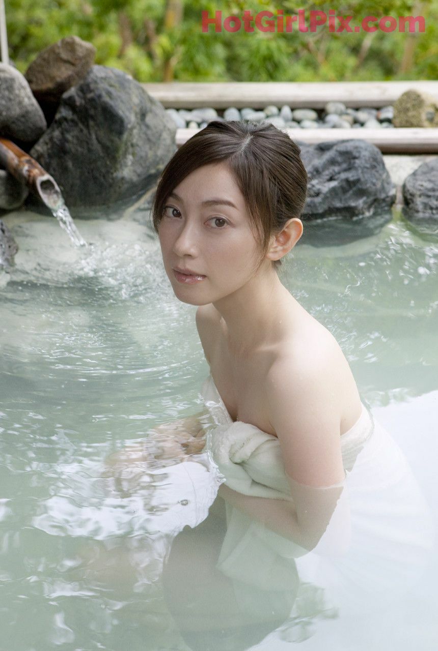 [Image.tv] Megumi Kobashi - "Powder Snow"