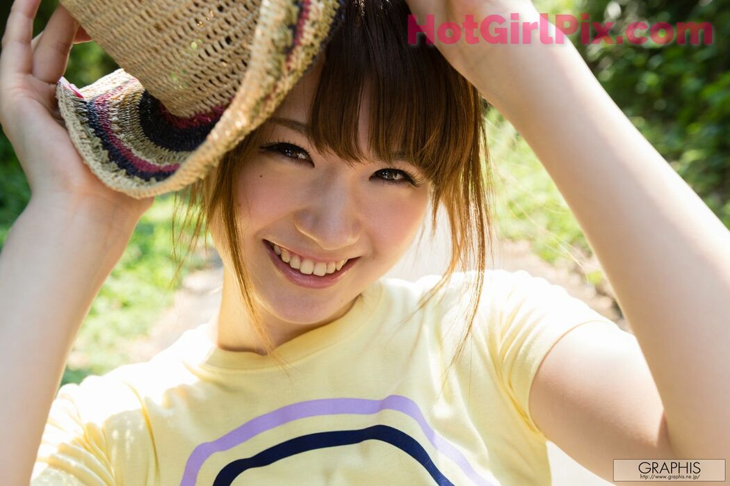 [Graphis] Yui Nishikawa - First Gravure, First take off