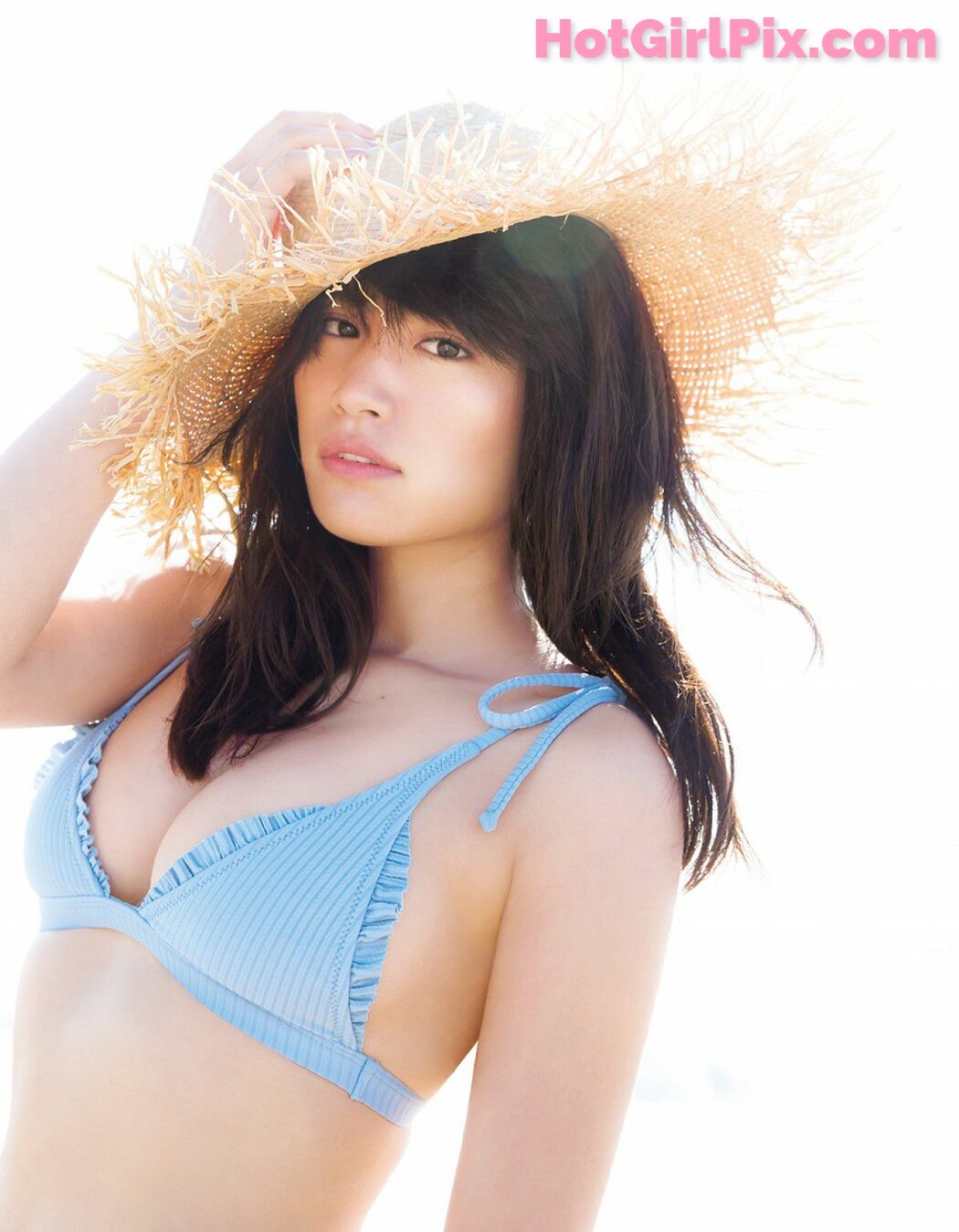 [FRIDAY] Ikumi Hisamatsu - "Overflowing from lingerie ♡ Beauty bust" Photo