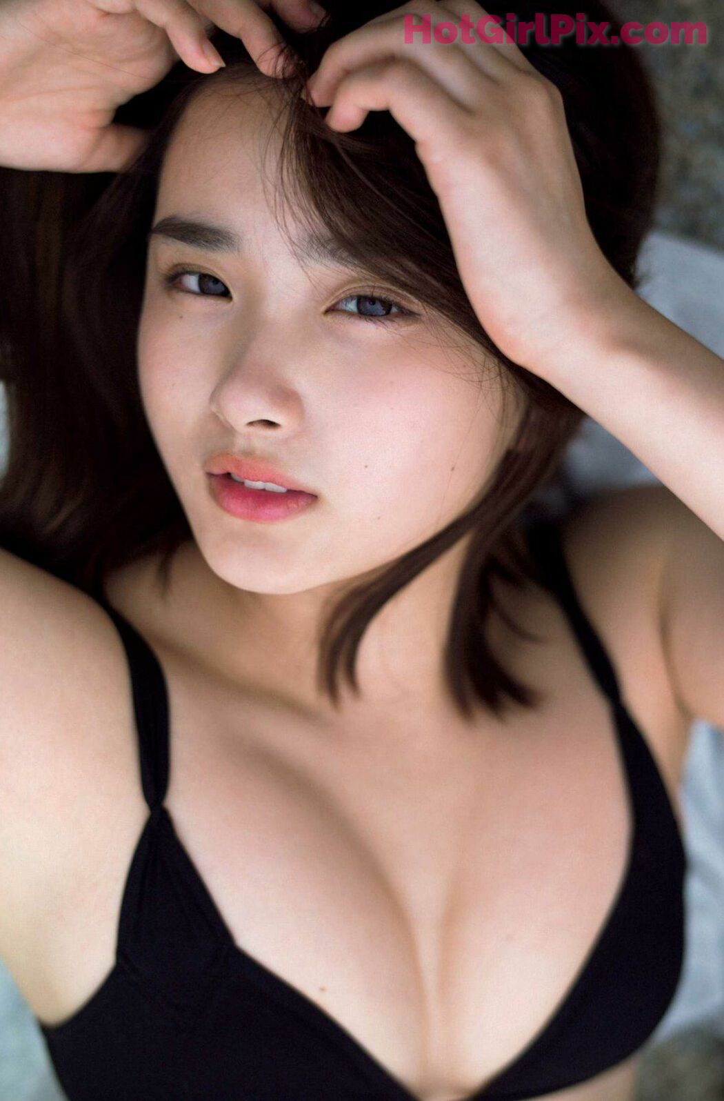 [FRIDAY] Oto Abe - No.1 beautiful woman transparent body