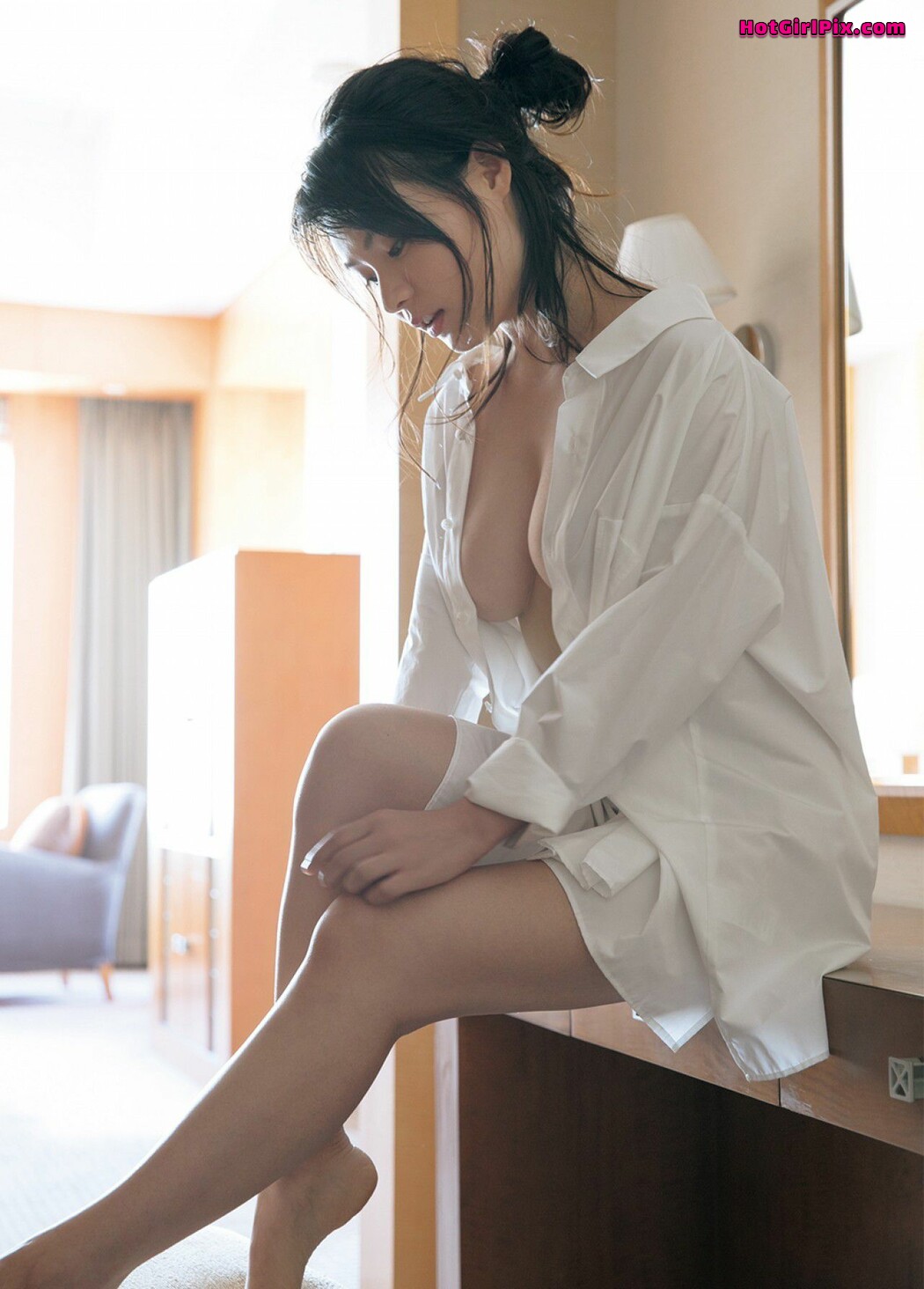 [FRIDAY] Hoshina Mizuki "H カップ美少女が大人になってランジェリー姿を初頭開(電影付き)" photo