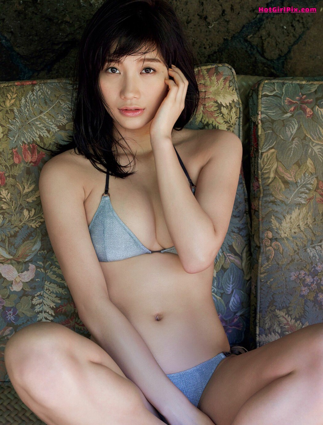[FRIDAY] Yuka Ogura - I want to see more! Cover Photo