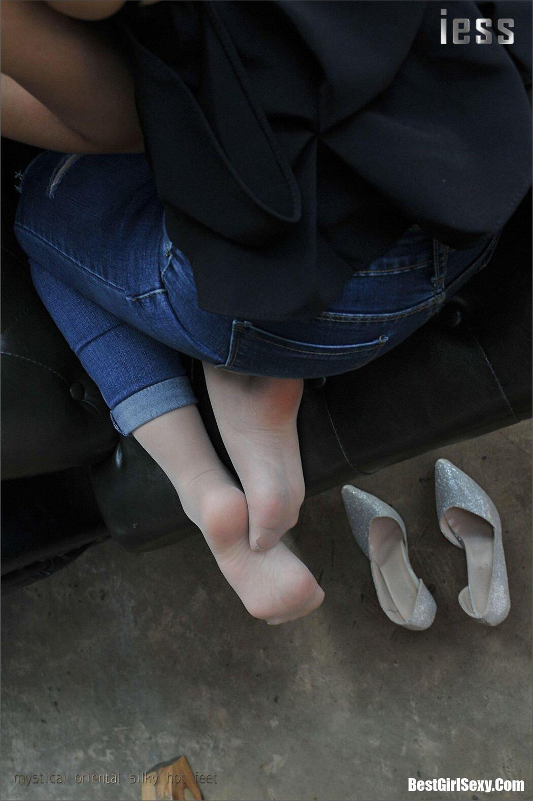 IESS异思趣向 NO.008 Zhang Xin Yue