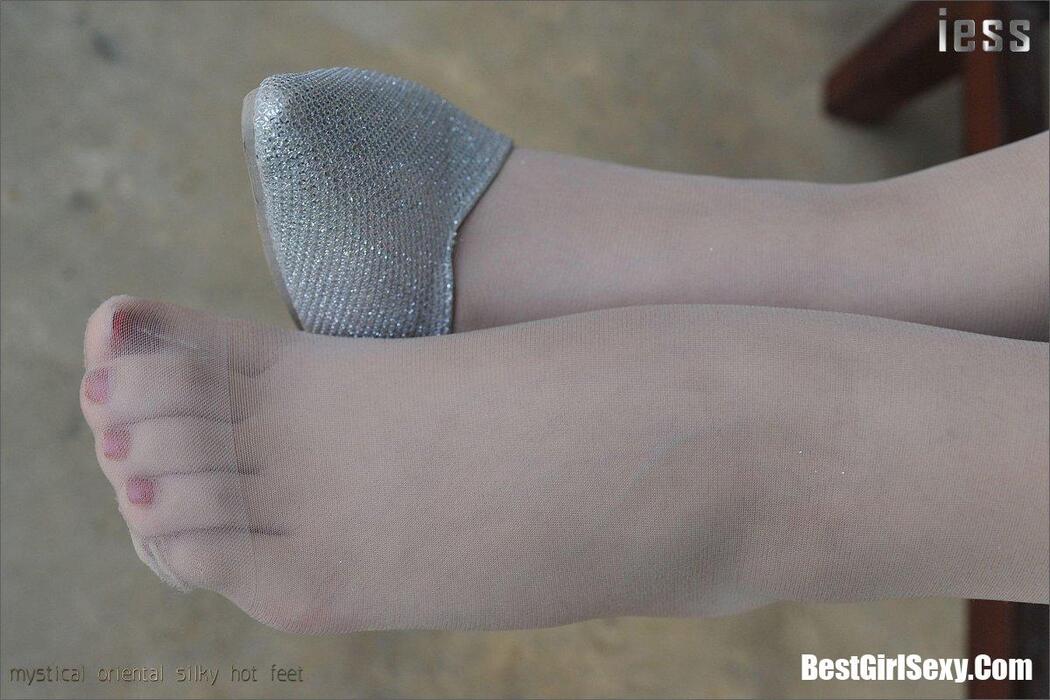 IESS异思趣向 NO.008 Zhang Xin Yue