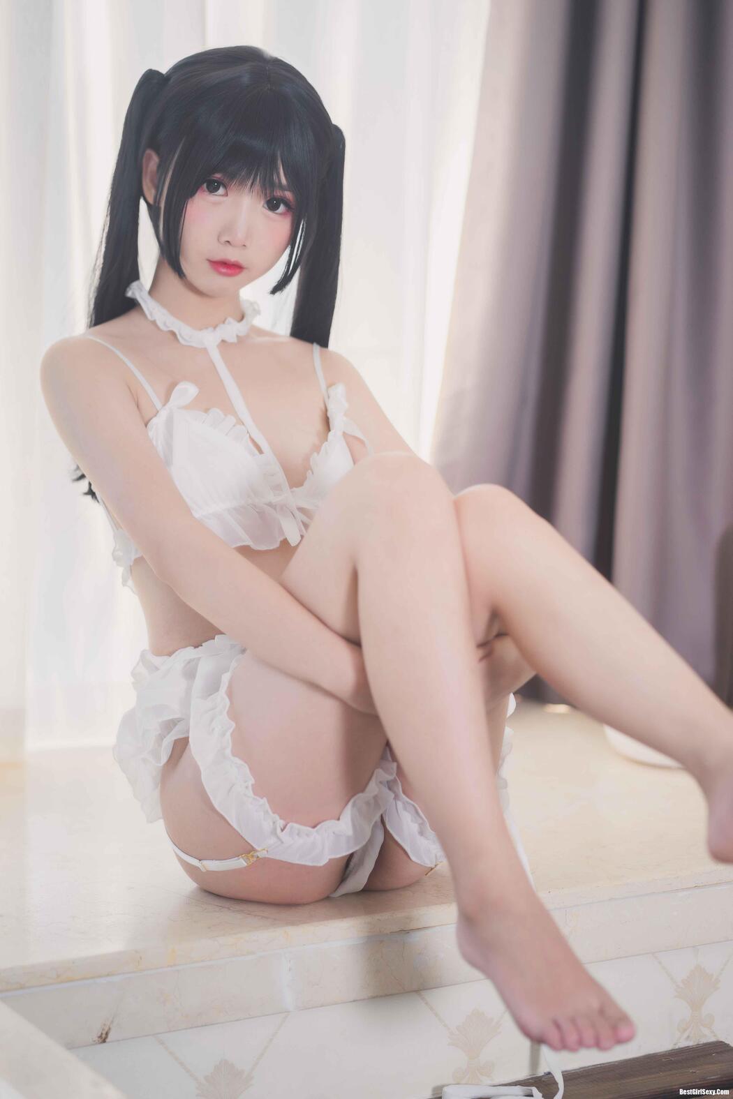 [Coser面饼仙儿] NO.015 The girl in the head white underwear Cover Photo