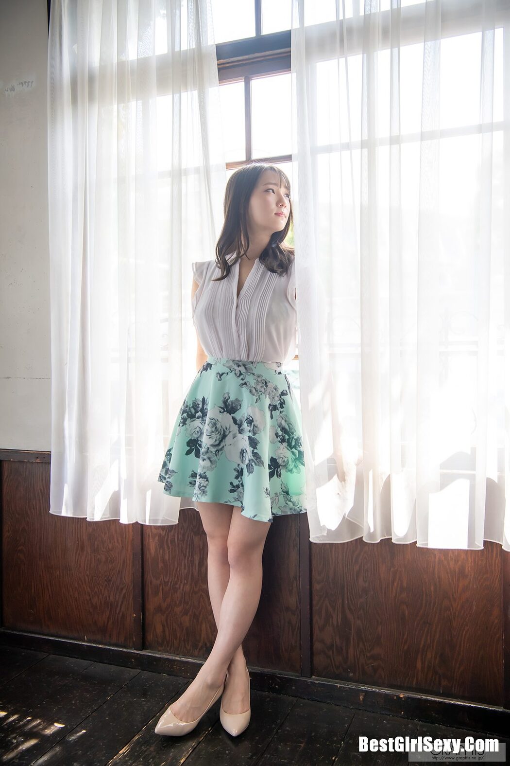 Graphis First Gravure 初脱ぎ娘 No.173 Uta Hayano はやのうた 02