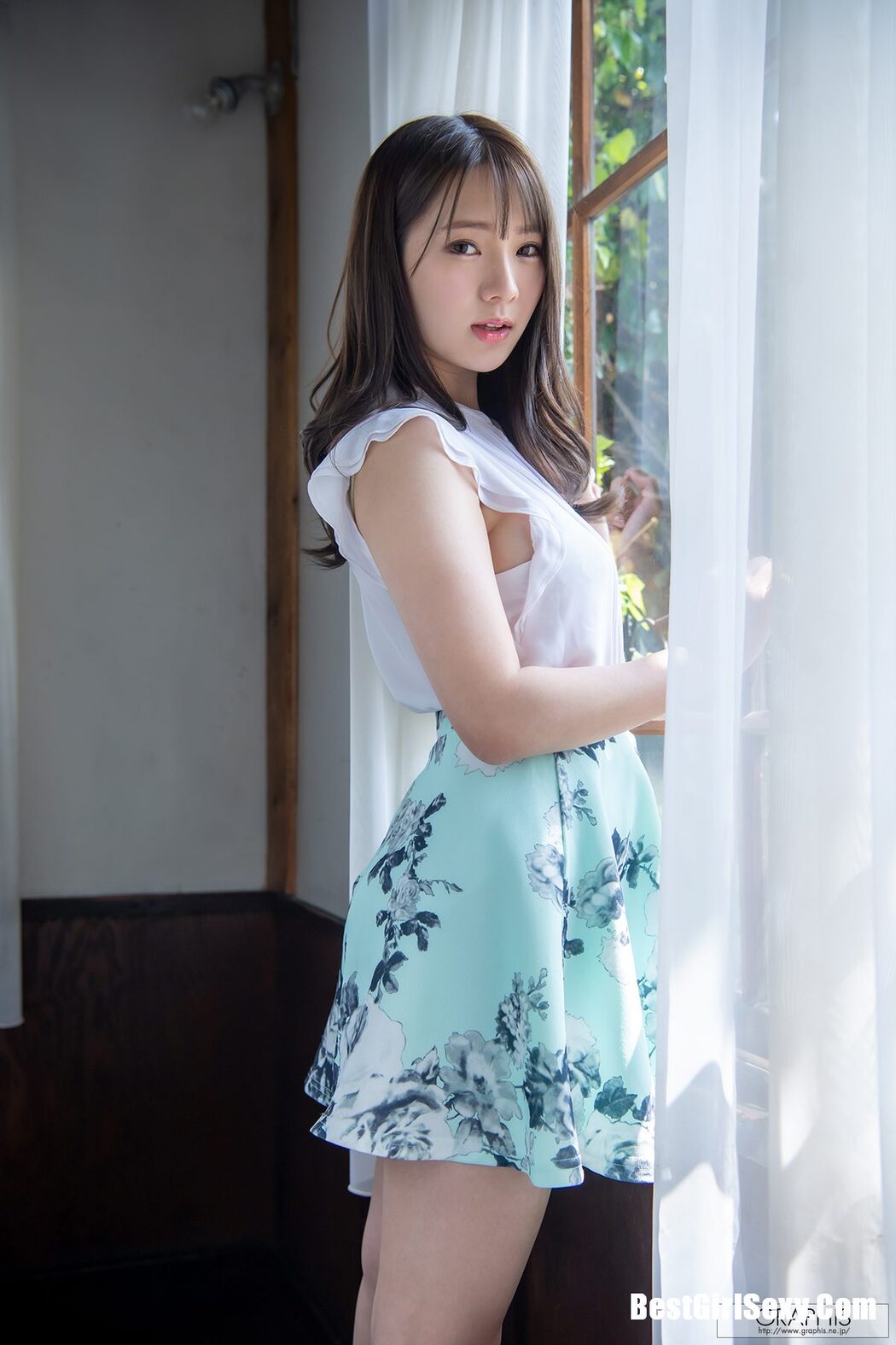 Graphis First Gravure 初脱ぎ娘 No.173 Uta Hayano はやのうた 02