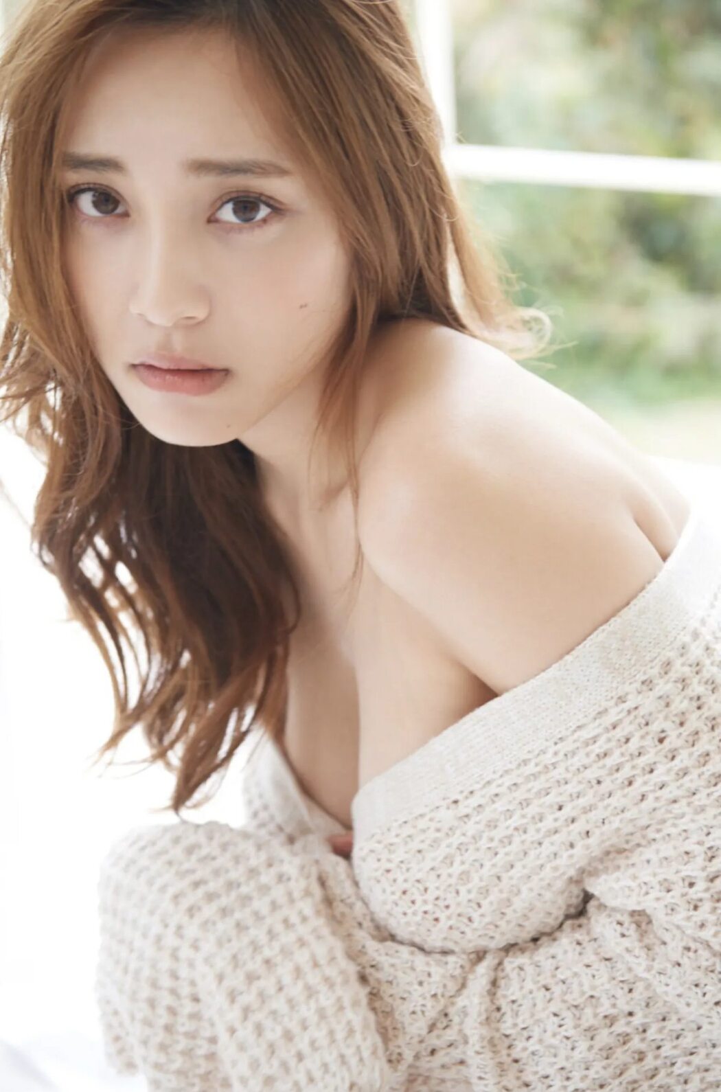 FRIDAY Digital Photobook Sayaka Tomaru 都丸紗也華 – F cup with popping buttons Vol.3 ボタンが弾けるFカップ Vol.3 2019-12-27