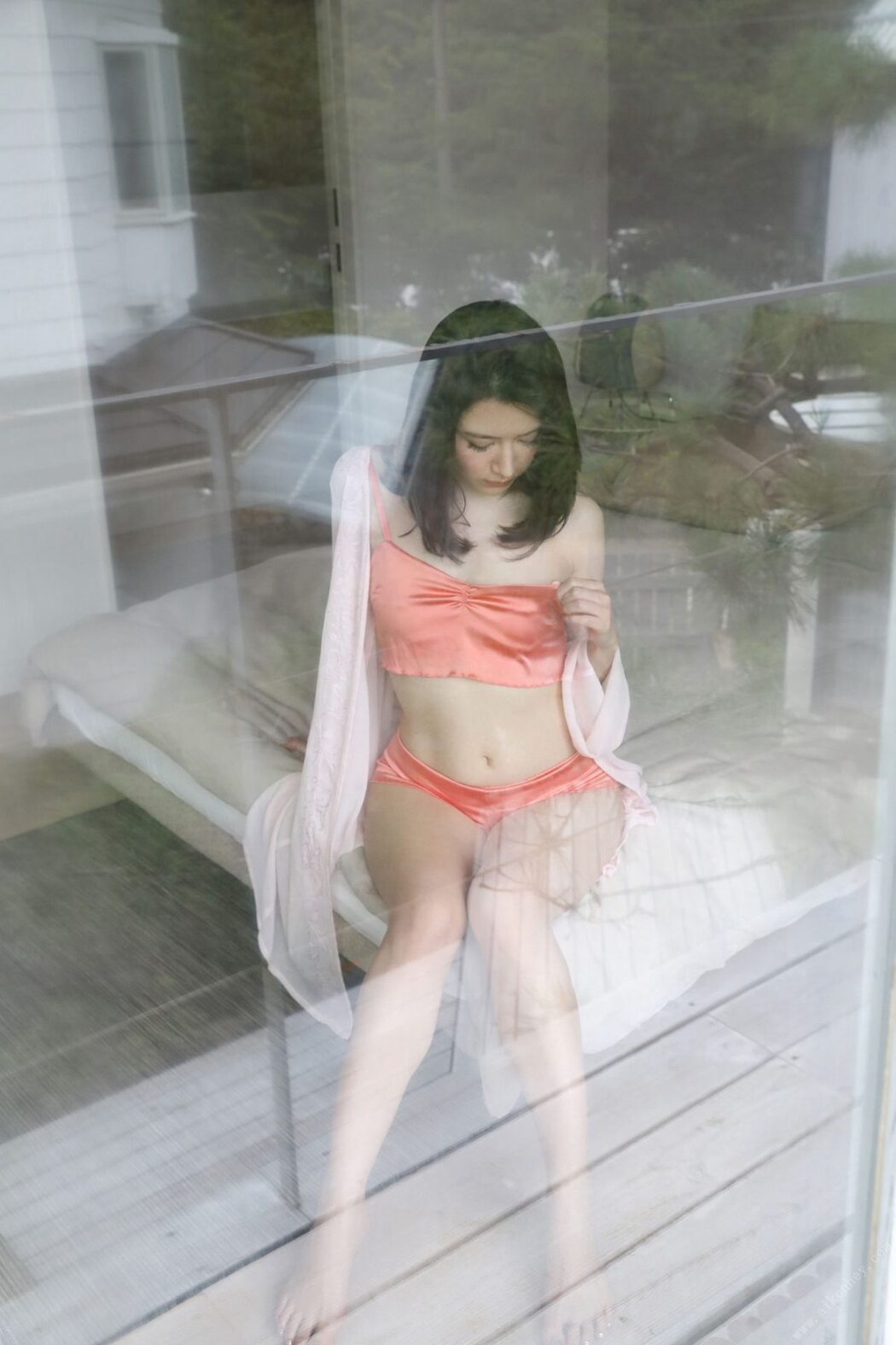 FRIDAY Digital Photobook Kaede Shimizu 清水楓 – emerge as.. MAX EDITION 2020-10-16