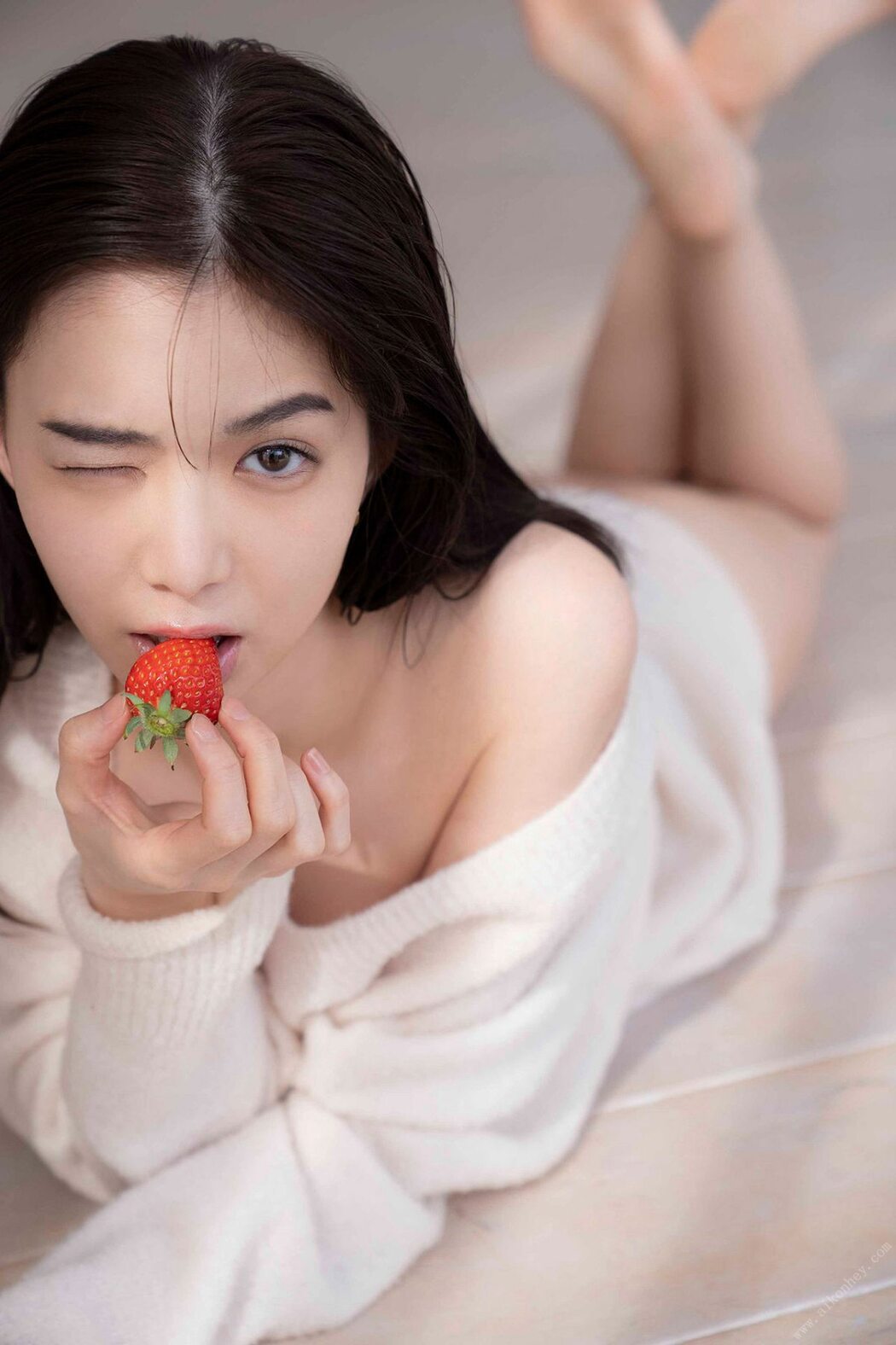 FRIDAY Digital Photobook 2022-05-06 Riko Matsudaira 松平璃子 – Glossy body 艶めくボディ