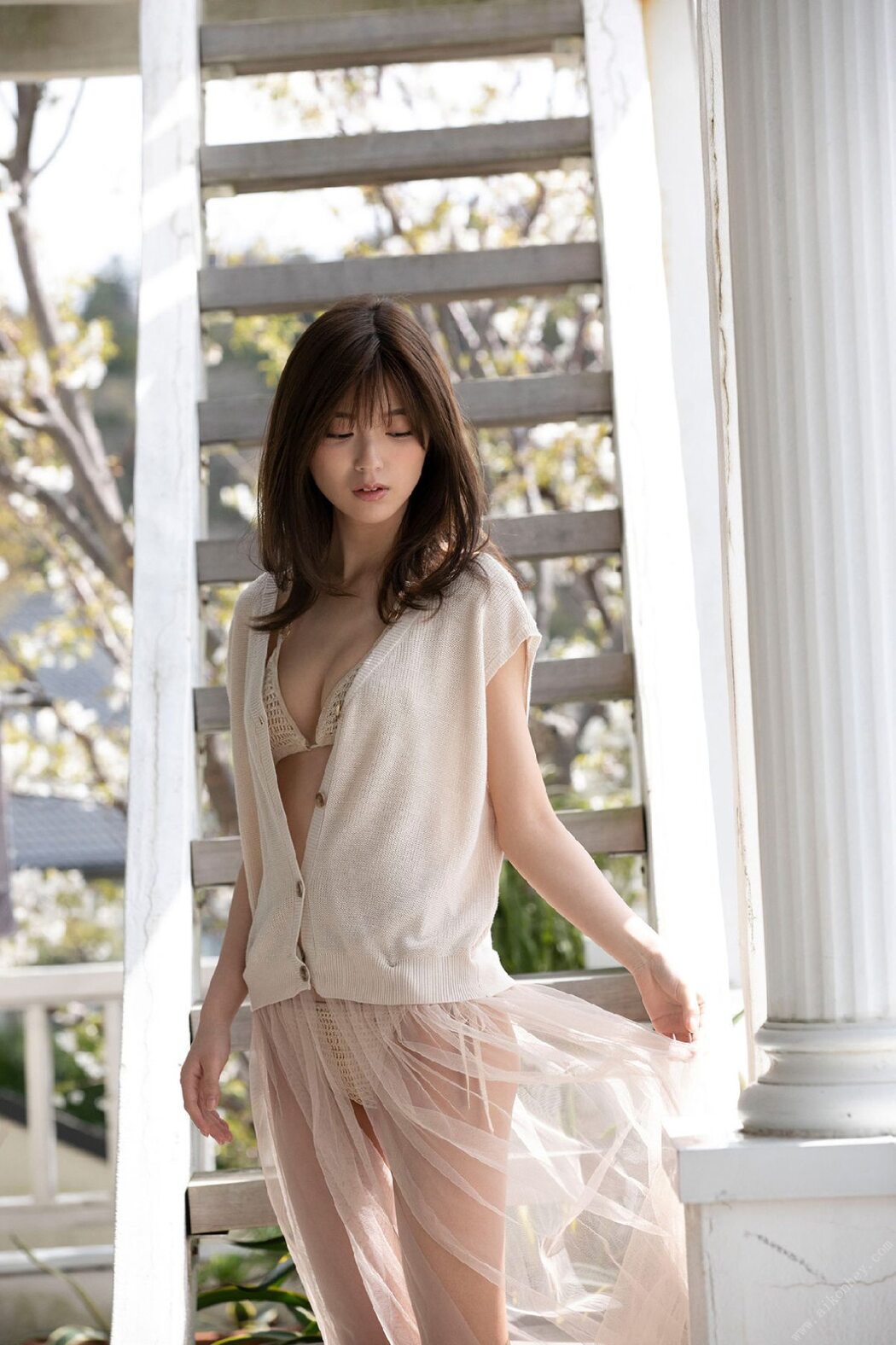 FRIDAY Digital Photobook 2021-06-23 Mio Kudo 工藤美桜 – Blooms in adult color オトナ色に咲く A