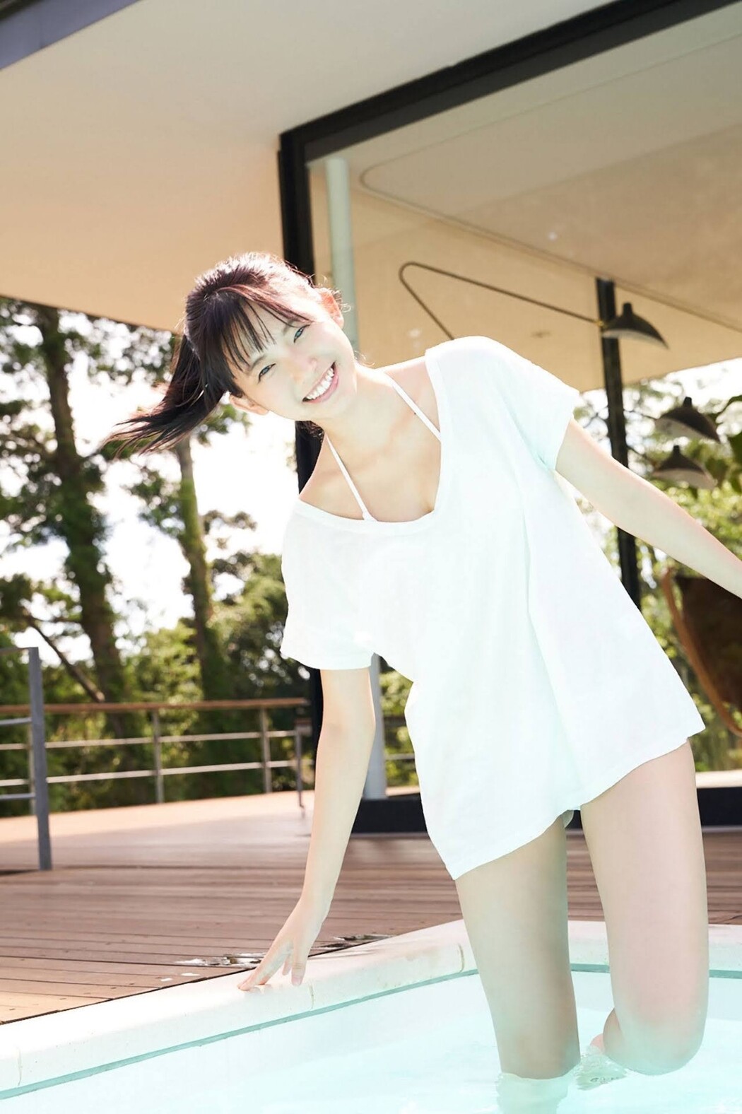 ZIP 岡お天気キャスター 志田音々現役女子大生の初ビキニ Vol.3 未公開 119 カット完全版 FRIDAY デジタル写真集 A
