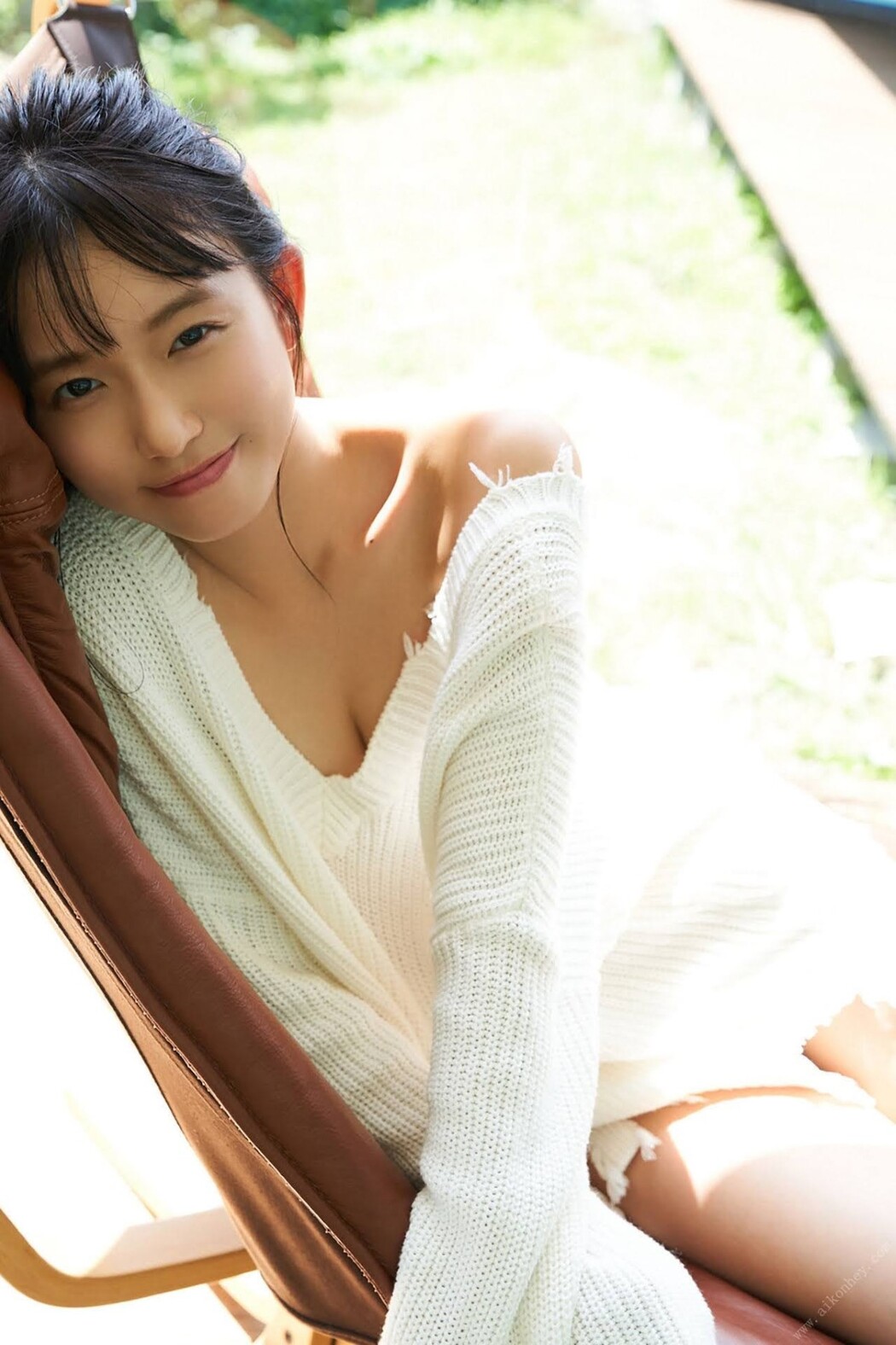 ZIP 岡お天気キャスター 志田音々現役女子大生の初ビキニ Vol.3 未公開 119 カット完全版 FRIDAY デジタル写真集 A