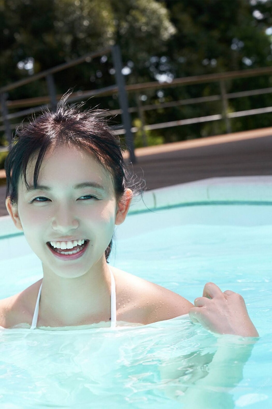 ZIP 岡お天気キャスター 志田音々現役女子大生の初ビキニ Vol.3 未公開 119 カット完全版 FRIDAY デジタル写真集 A