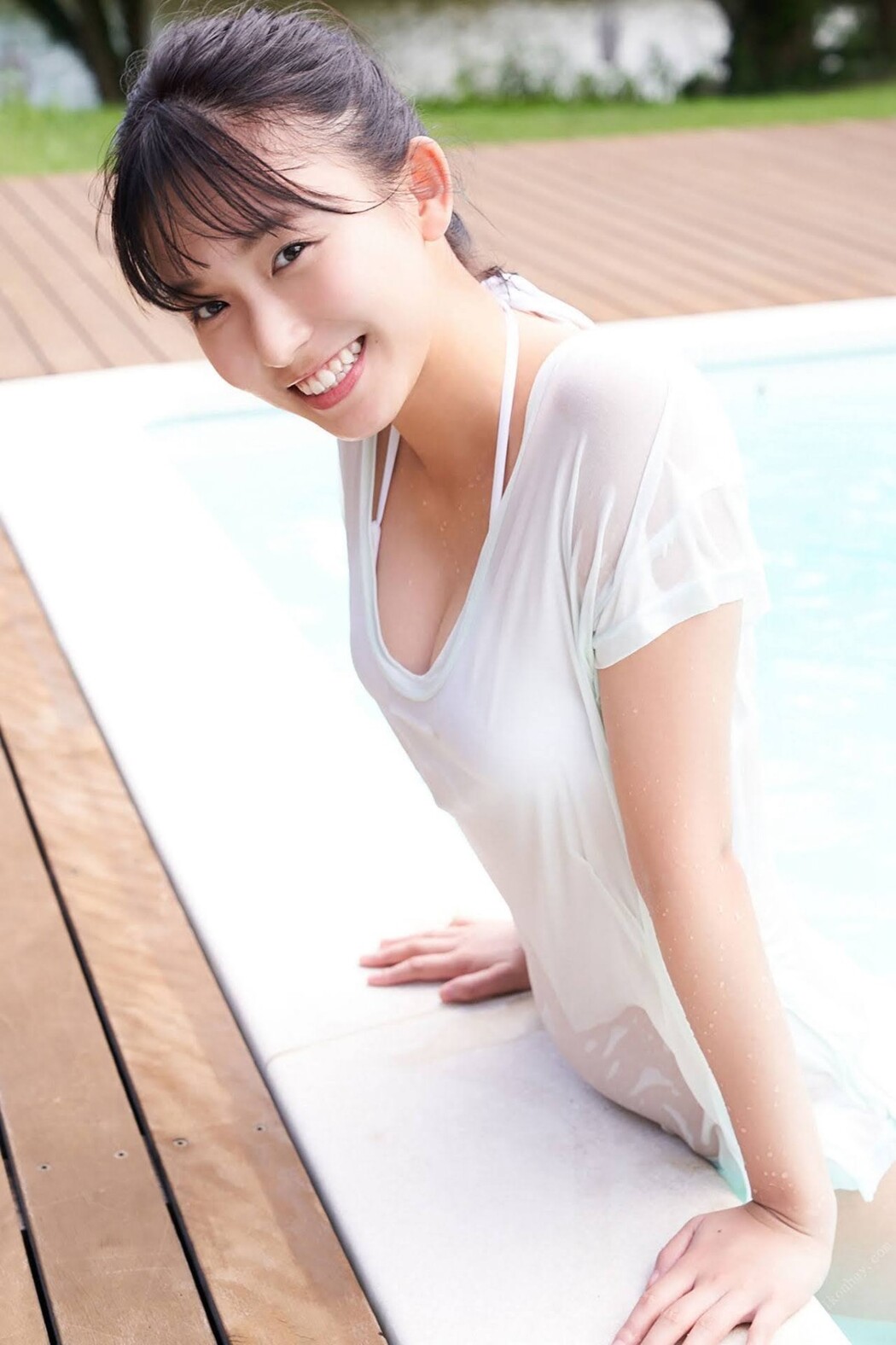 ZIP 岡お天気キャスター 志田音々現役女子大生の初ビキニ Vol.3 未公開 119 カット完全版 FRIDAY デジタル写真集 A