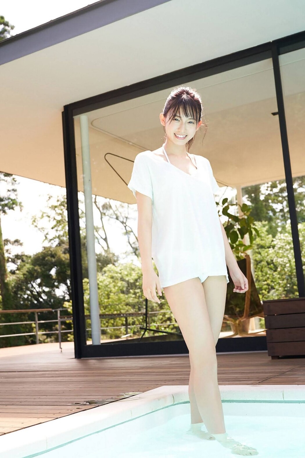 ZIP 岡お天気キャスター 志田音々現役女子大生の初ビキニ Vol.3 未公開 119 カット完全版 FRIDAY デジタル写真集 A