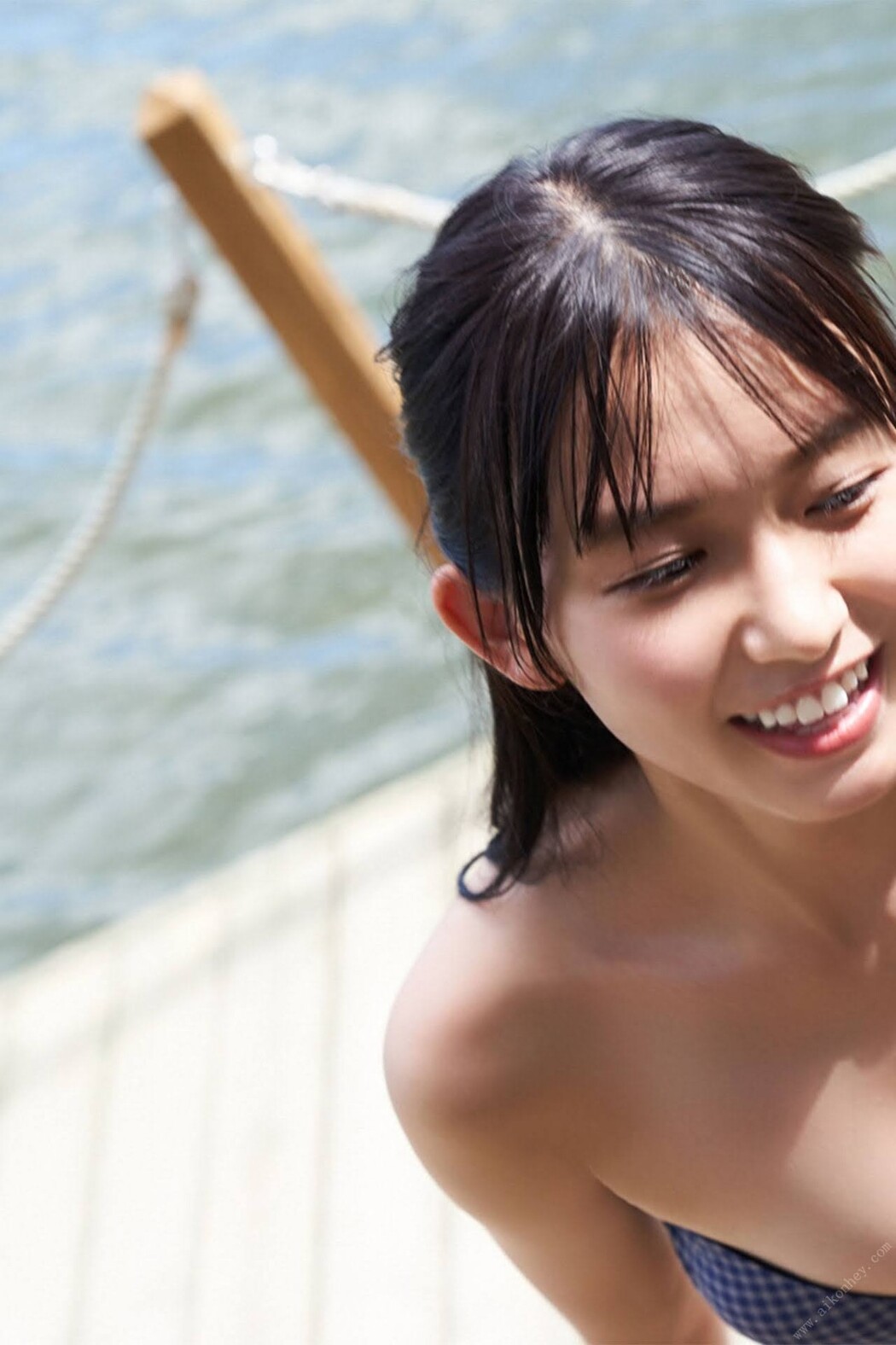 ZIP 岡お天気キャスター 志田音々現役女子大生の初ビキニ Vol.3 未公開 119 カット完全版 FRIDAY デジタル写真集 A