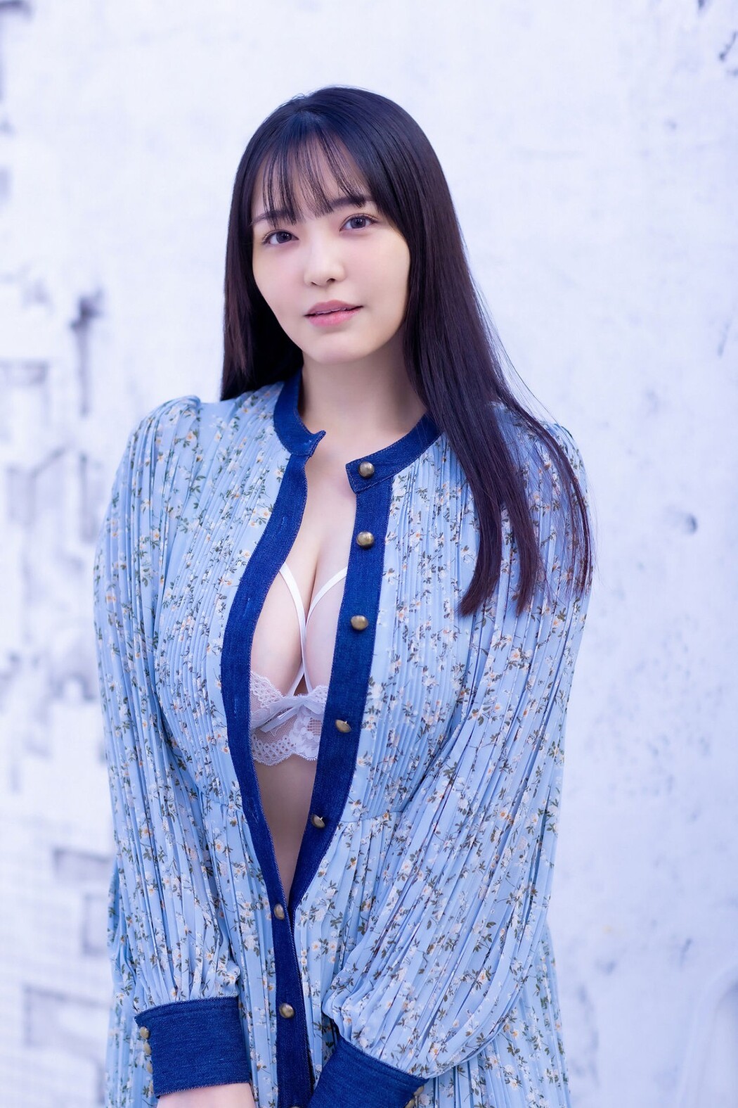 FRIDAY Digital Photobook 2023-02-24 Momona Koibuchi 恋渕ももな – Melting Tawawa Cover Photo